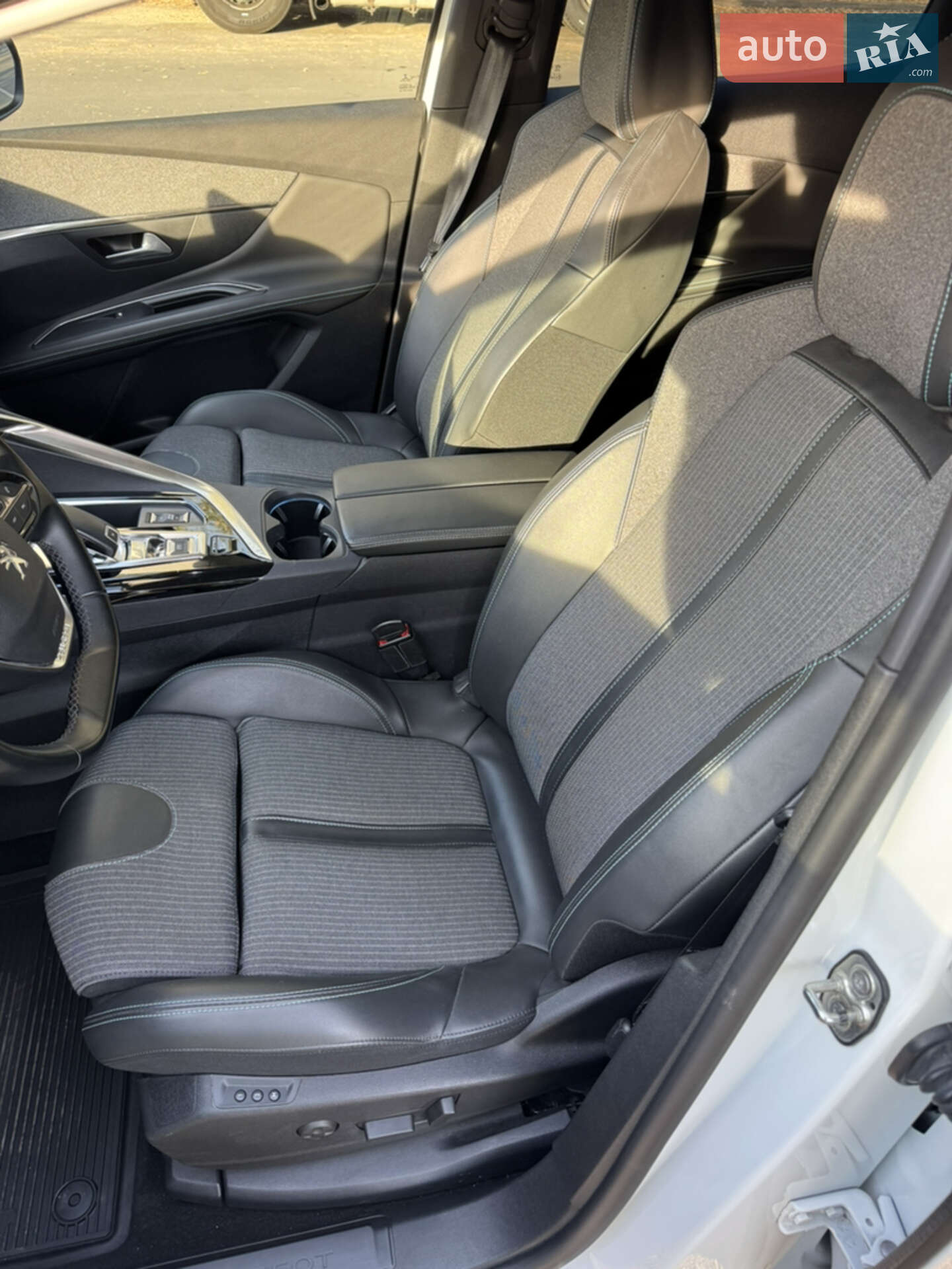 Peugeot 3008 2021 VIN VF3MJAHXNMS036779 фото оголошення 10 з 28