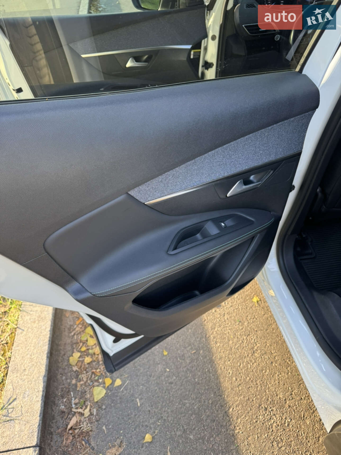 Peugeot 3008 2021 VIN VF3MJAHXNMS036779 фото оголошення 16 з 28