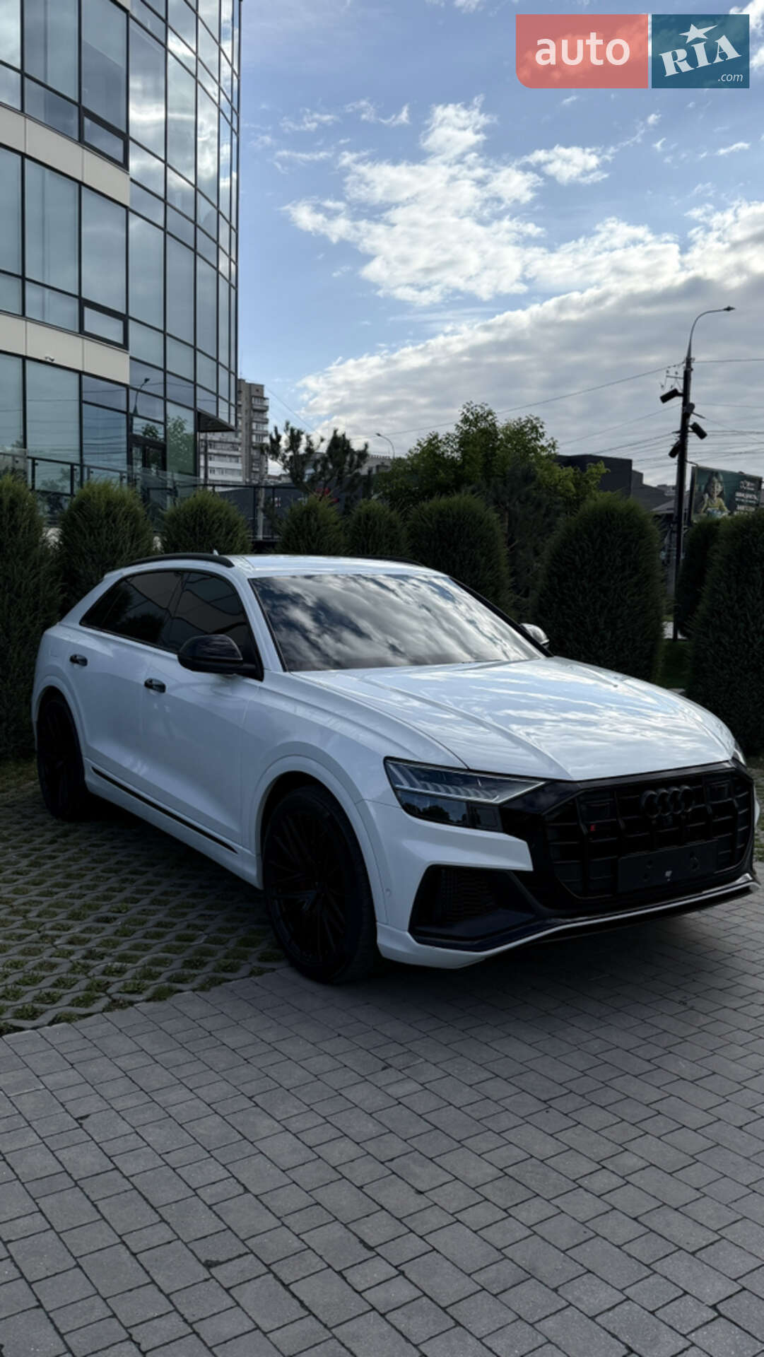 Audi SQ8 2023 VIN WAUZZZF11PD030643 фото оголошення 2 з 15