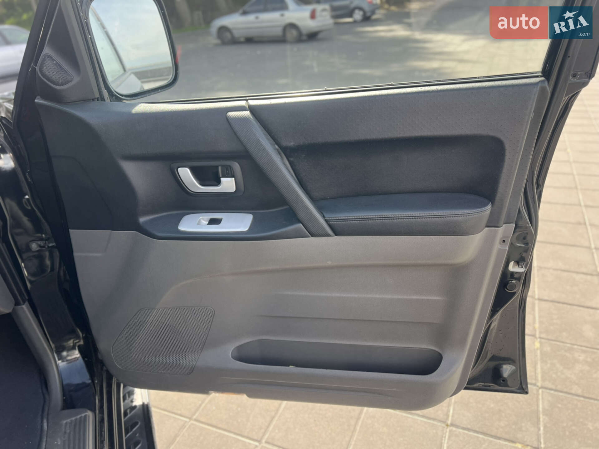 Mitsubishi Pajero Wagon 2006 VIN JMBLYV78W7J000304 фото оголошення 4 з 12