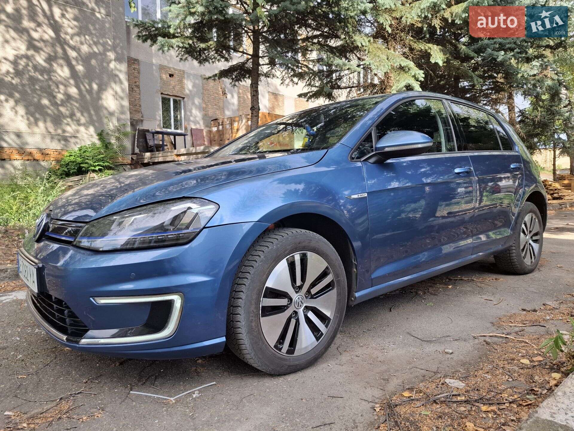 Volkswagen e-Golf 2014 VIN WVWZZZAUZFW901590 фото оголошення 4 з 17