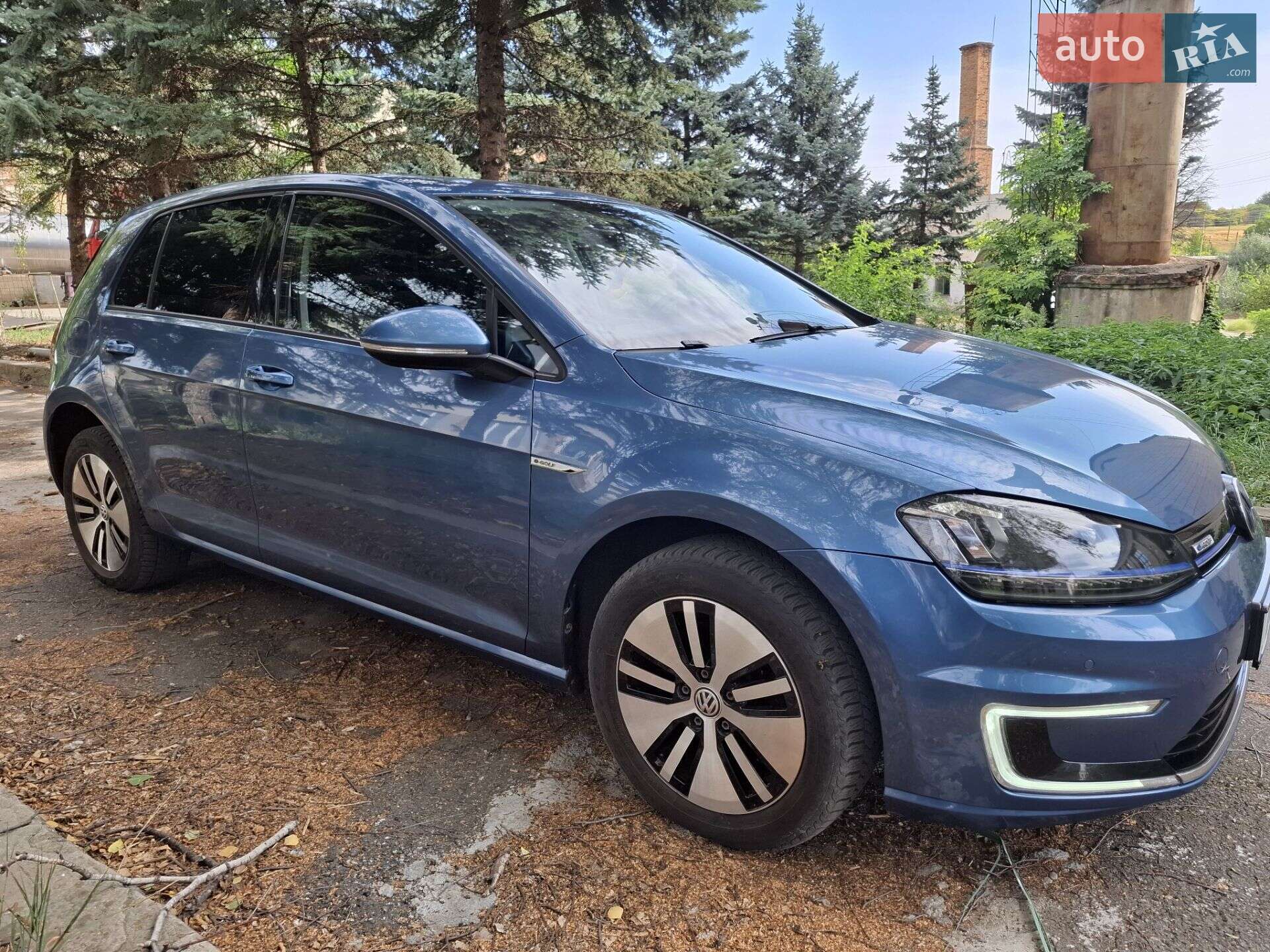 Volkswagen e-Golf 2014 VIN WVWZZZAUZFW901590 фото оголошення 8 з 17