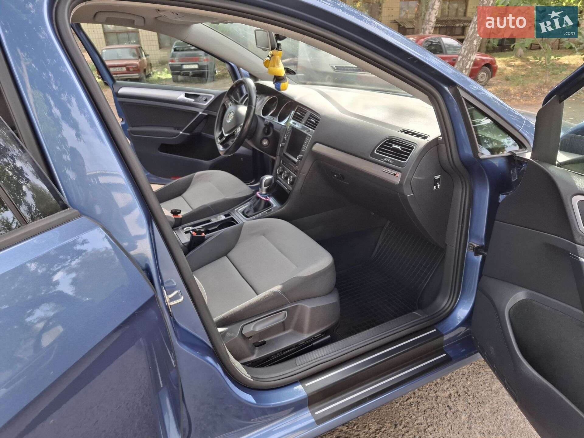 Volkswagen e-Golf 2014 VIN WVWZZZAUZFW901590 фото оголошення 11 з 17