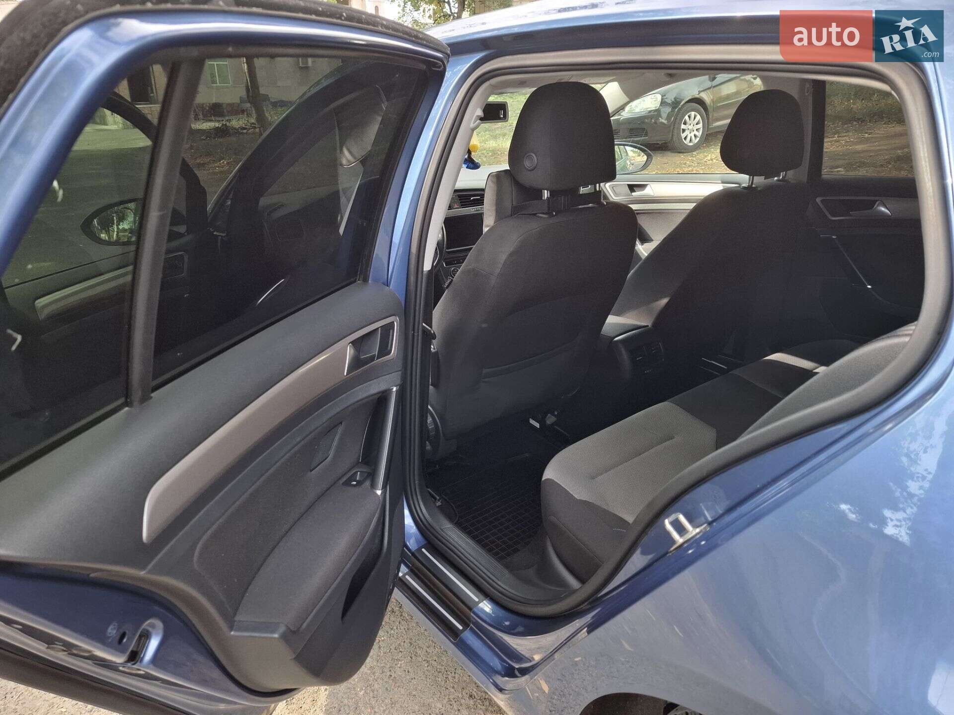 Volkswagen e-Golf 2014 VIN WVWZZZAUZFW901590 фото оголошення 15 з 17