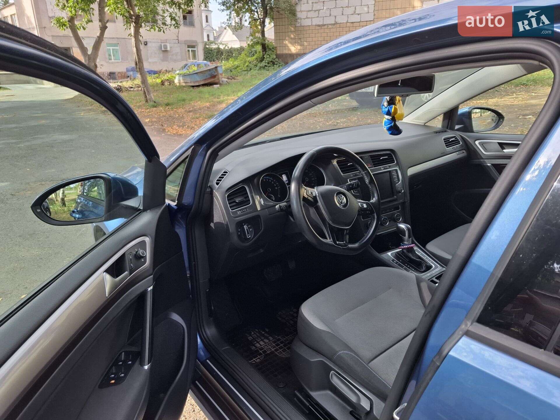 Volkswagen e-Golf 2014 VIN WVWZZZAUZFW901590 фото оголошення 17 з 17