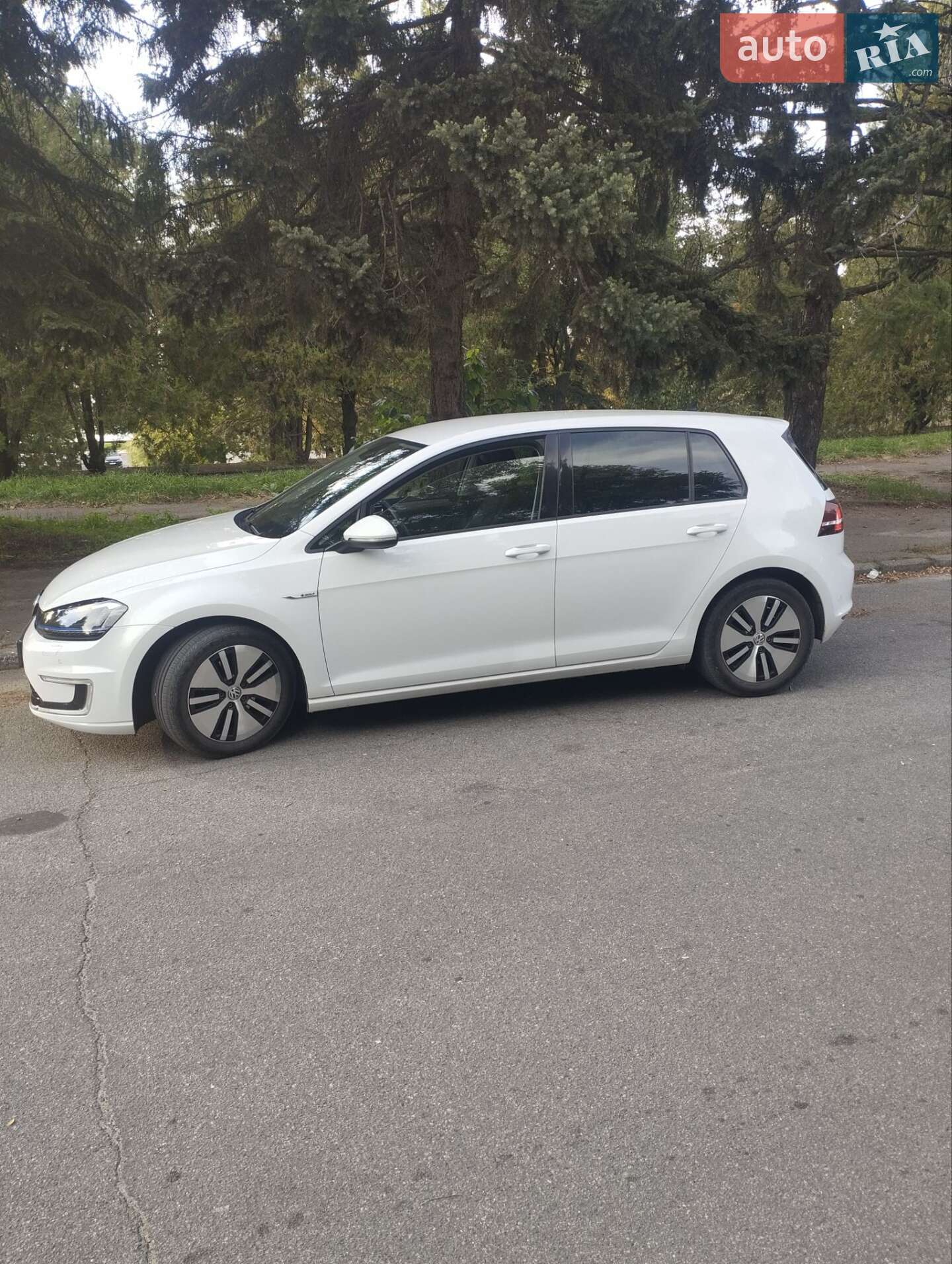 Volkswagen e-Golf 2016 VIN WVWZZZAUZGW910389 фото оголошення 8 з 8