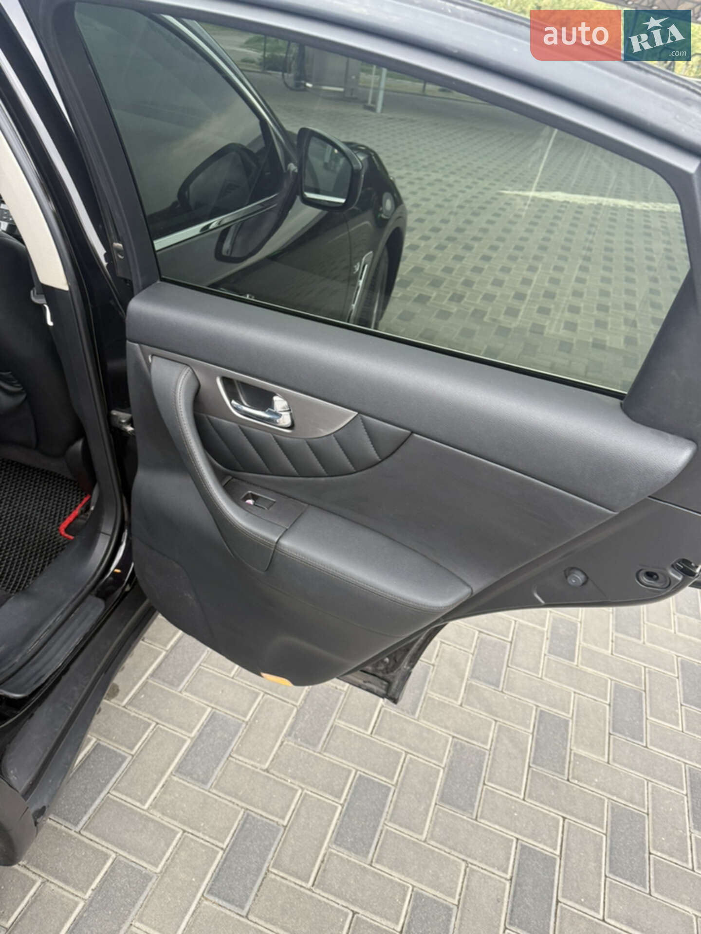 Infiniti QX70 2016 VIN JN8CS1MW4HM410045 фото оголошення 13 з 24
