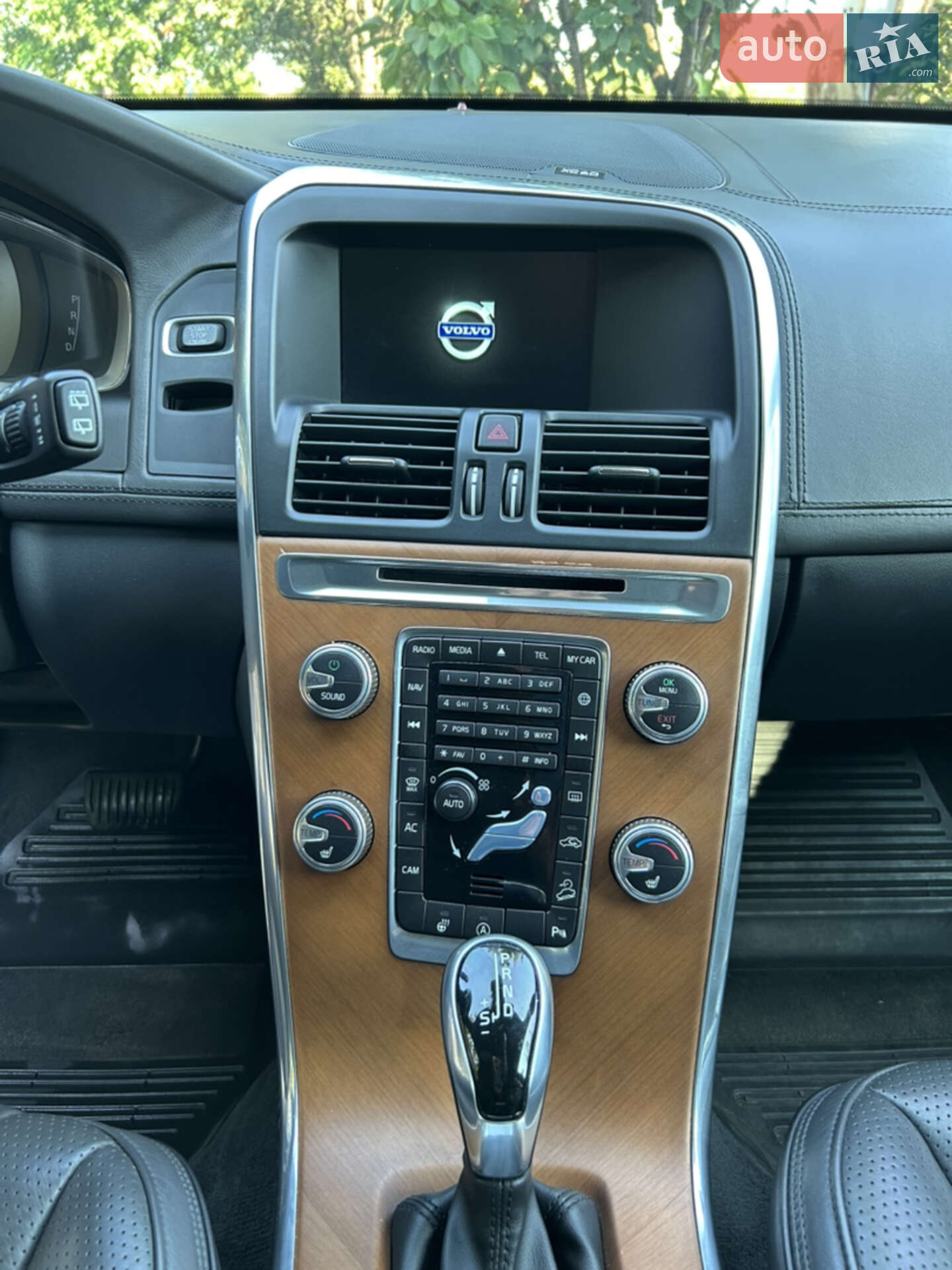 Volvo XC60 2016 VIN YV1DZA5C6H2043087 фото оголошення 34 з 51