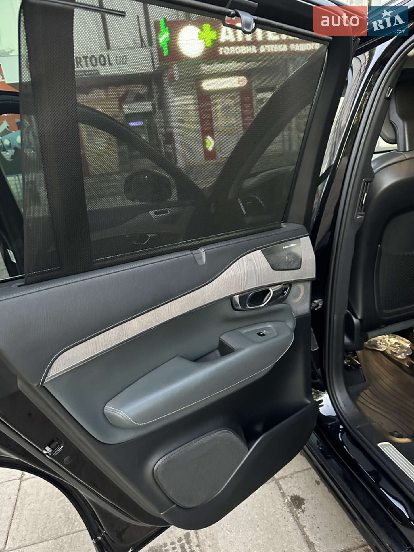 Volvo Xc90 2019 VIN YV1LCA3UCL1551677 фото оголошення 28 з 39