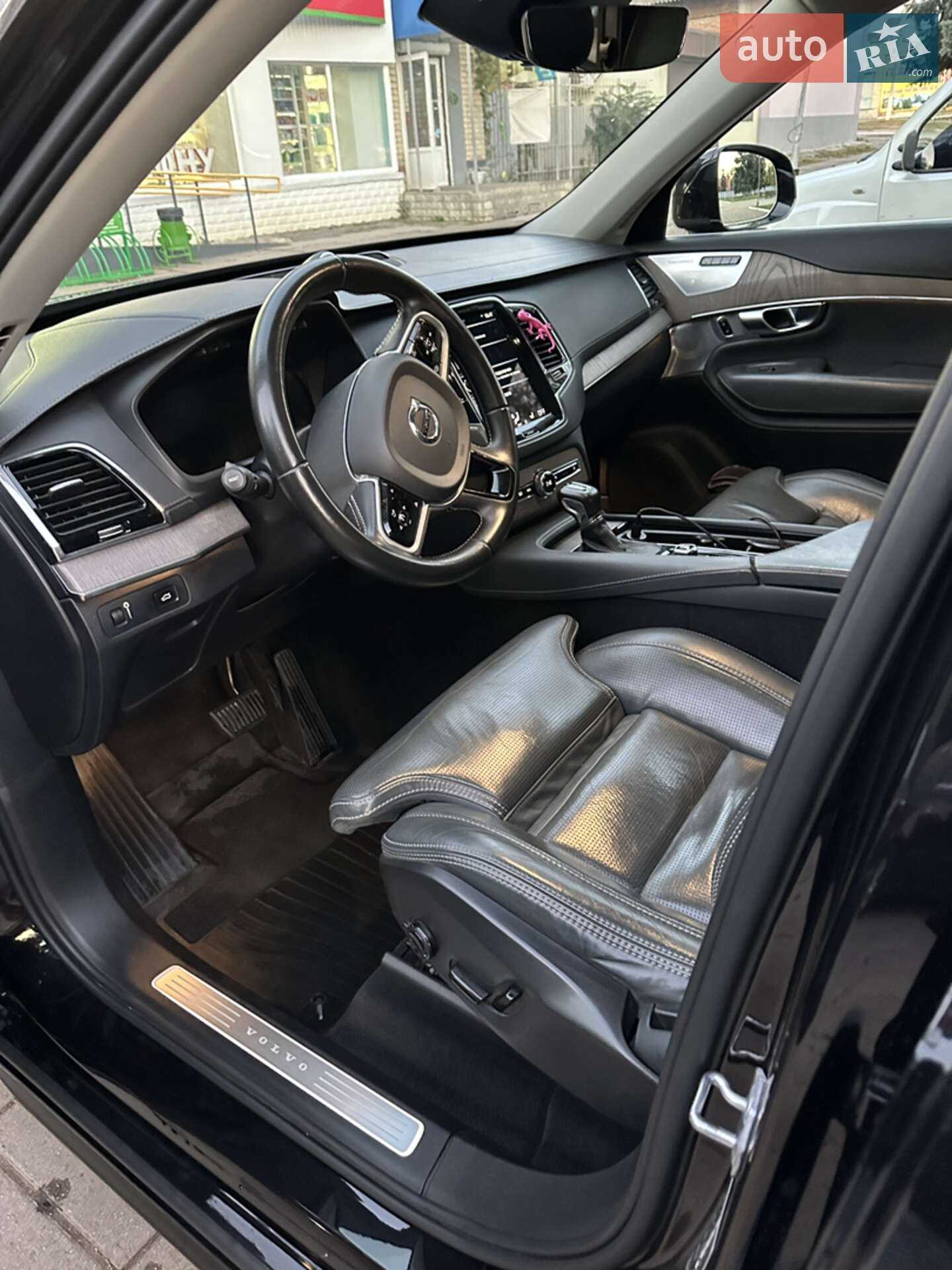 Volvo Xc90 2019 VIN YV1LCA3UCL1551677 фото оголошення 32 з 39