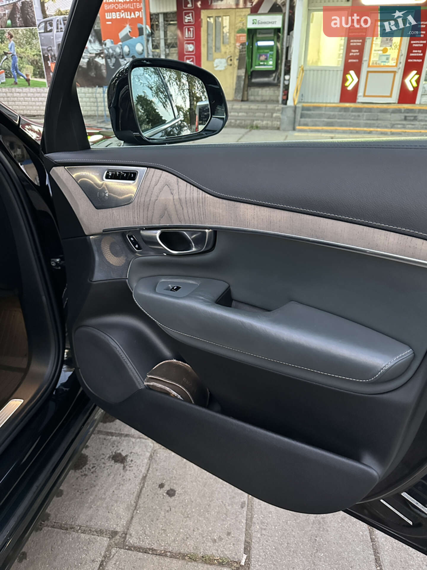 Volvo Xc90 2019 VIN YV1LCA3UCL1551677 фото оголошення 33 з 39