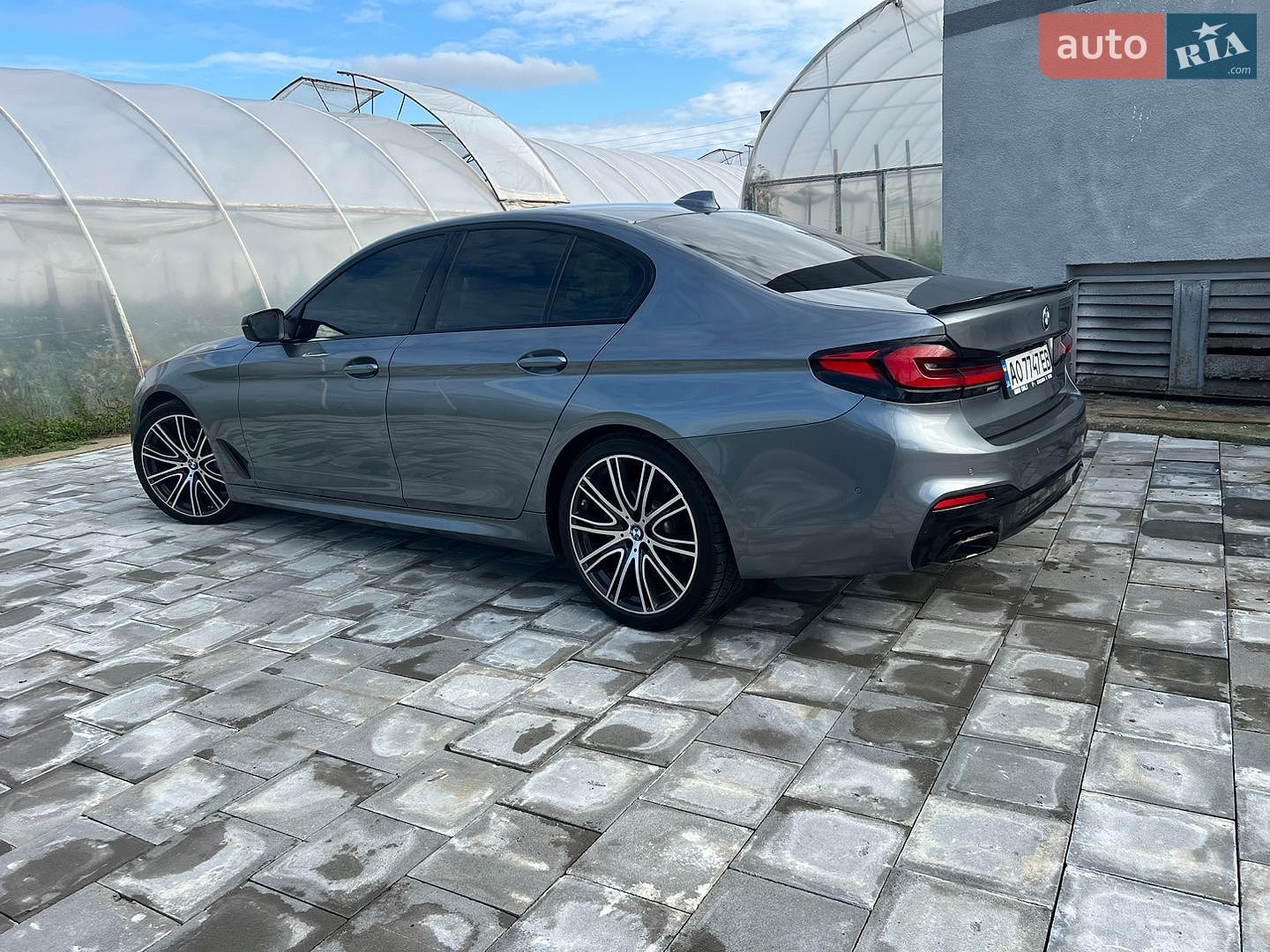 BMW 5 Series 2017 VIN WBAJC3107HG872266 фото оголошення 3 з 46