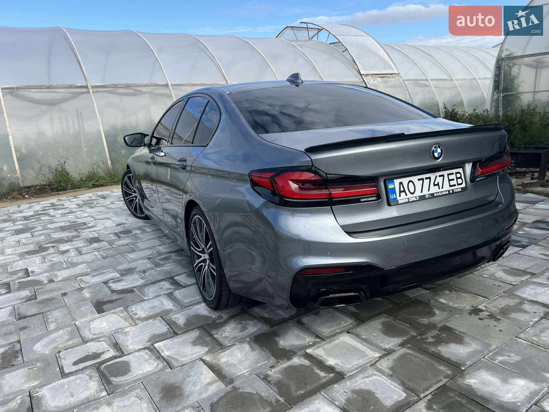 BMW 5 Series 2017 VIN WBAJC3107HG872266 фото оголошення 4 з 46