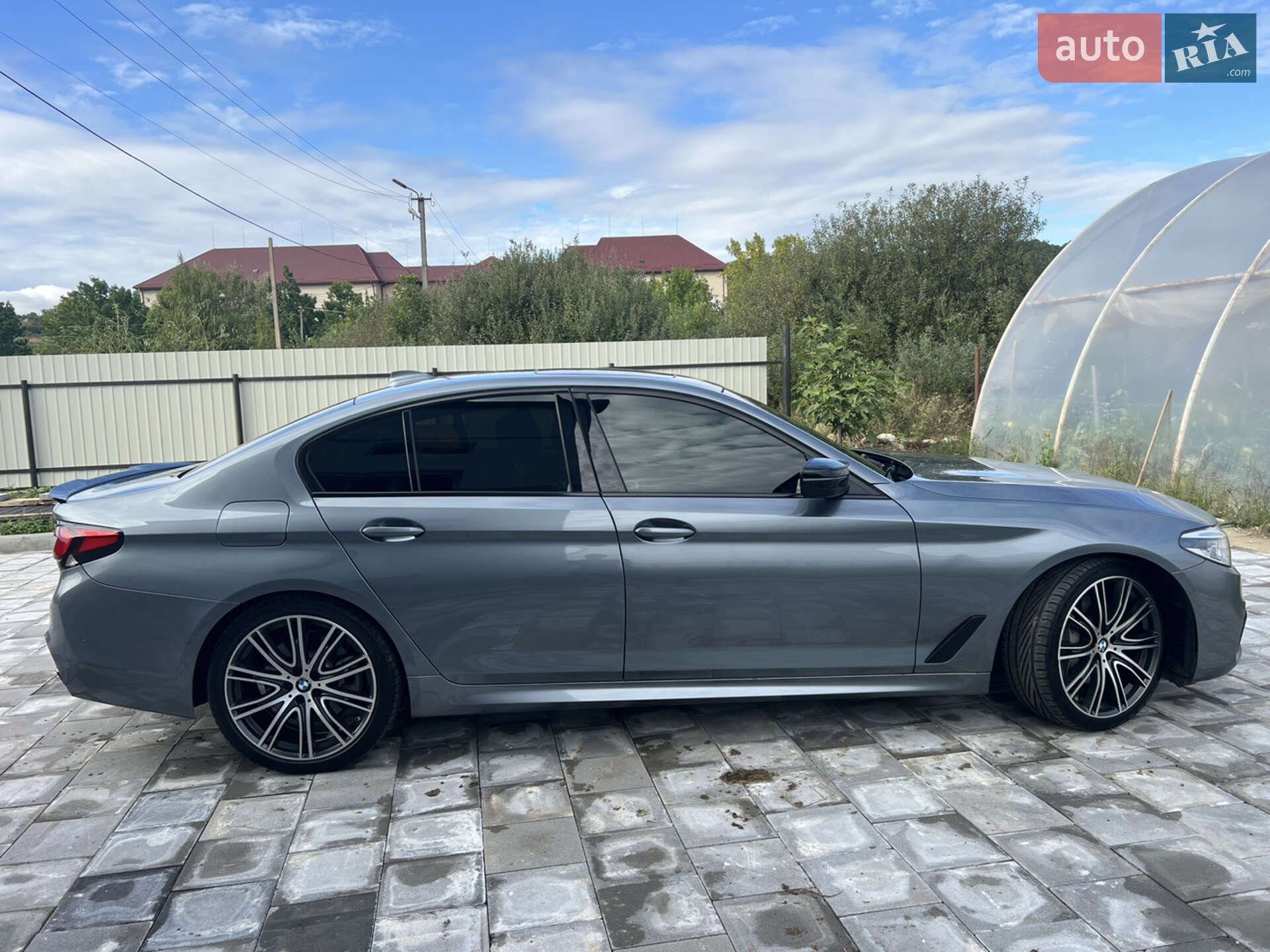 BMW 5 Series 2017 VIN WBAJC3107HG872266 фото оголошення 8 з 46