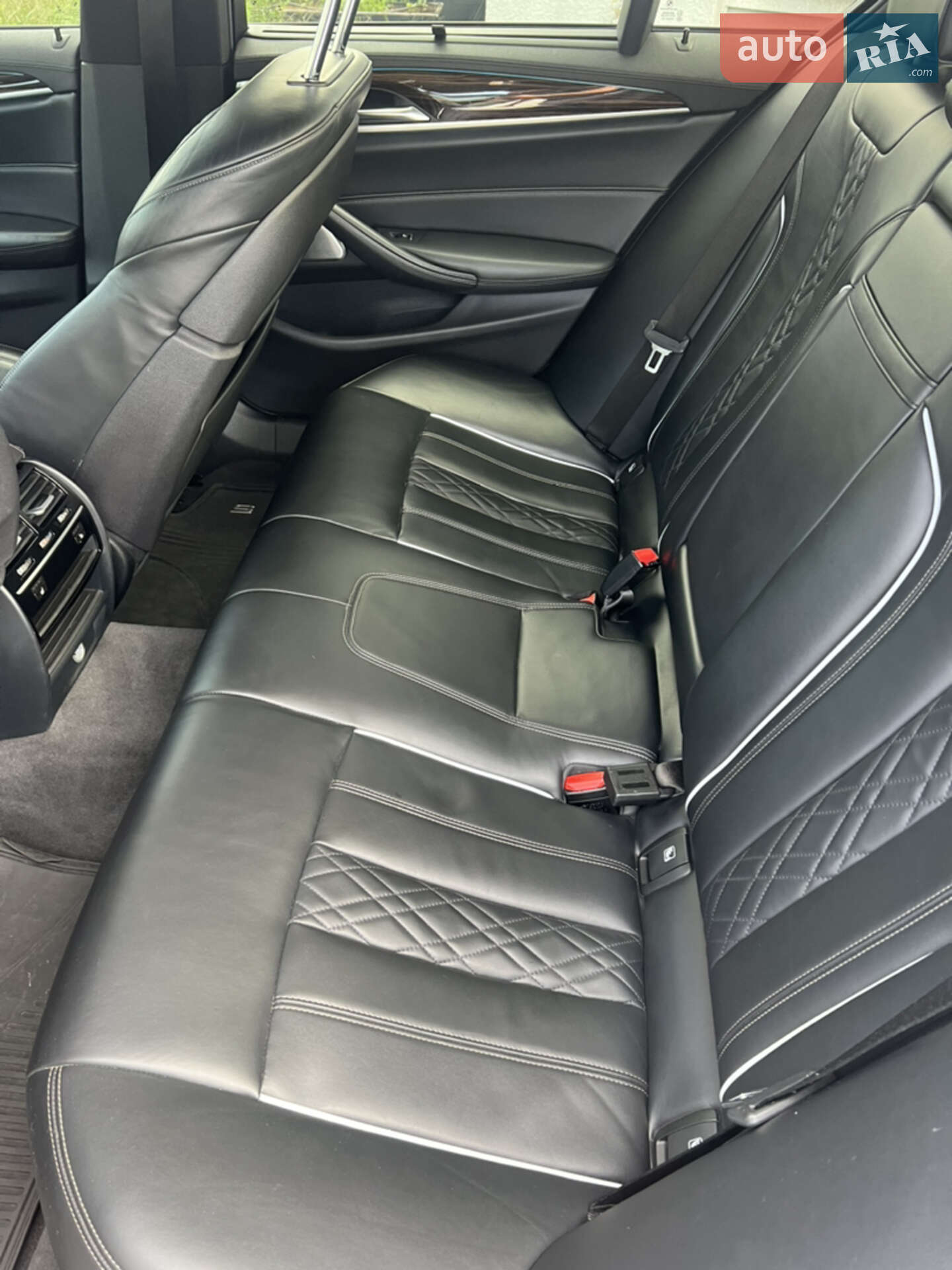 BMW 5 Series 2017 VIN WBAJC3107HG872266 фото оголошення 30 з 46