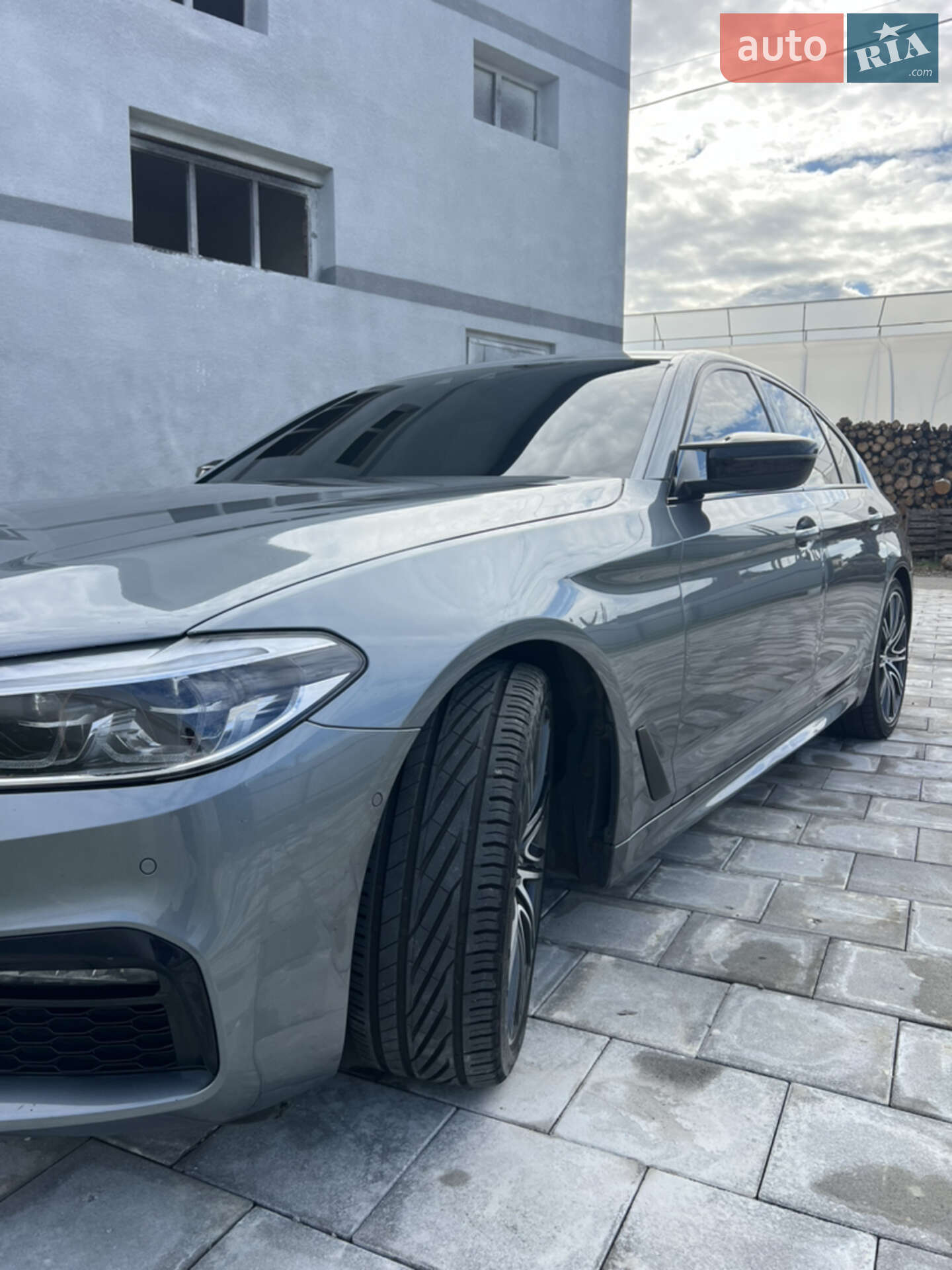BMW 5 Series 2017 VIN WBAJC3107HG872266 фото оголошення 33 з 46