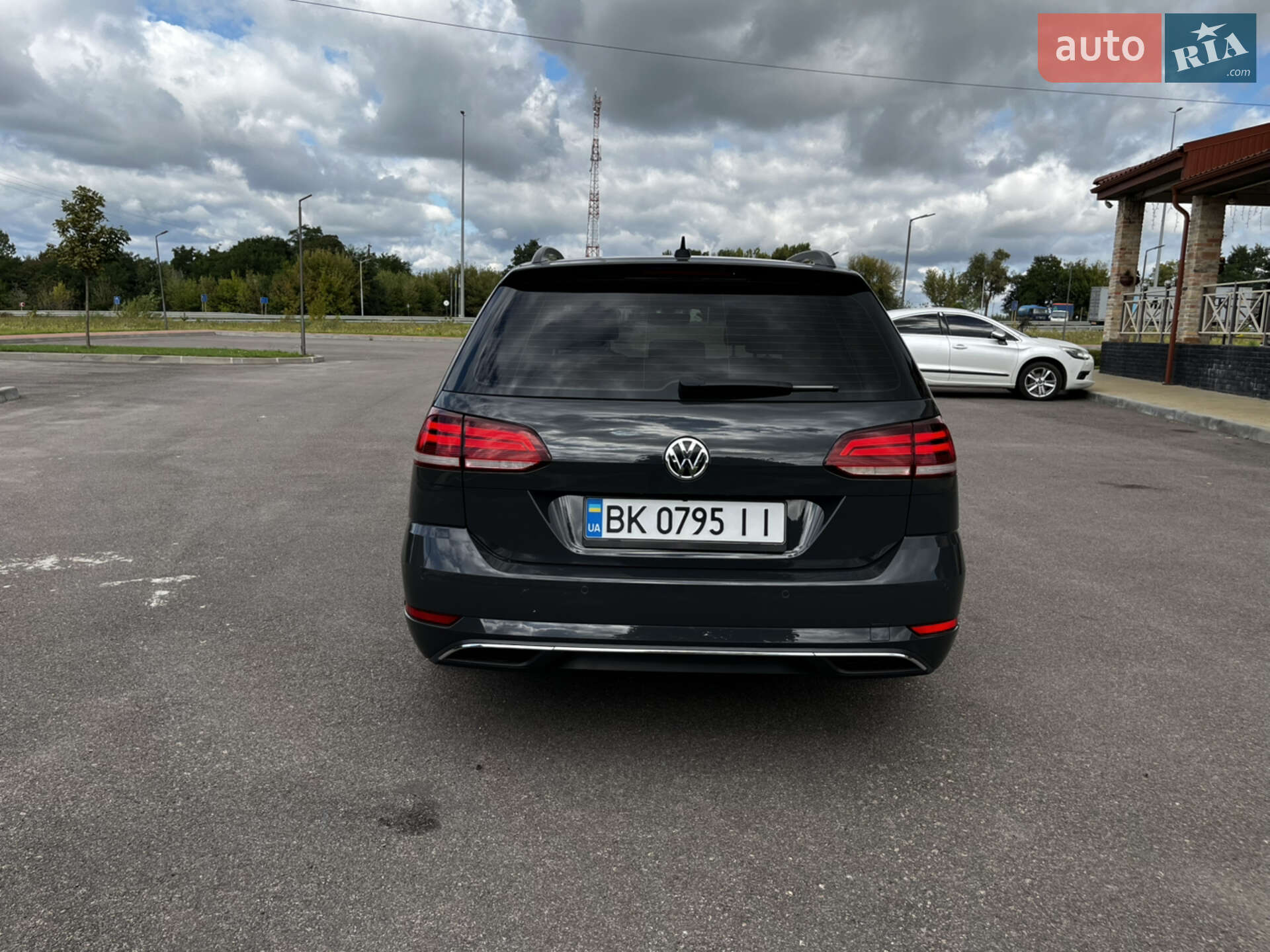 Volkswagen Golf 2017 VIN WVWZZZAUZJP567081 фото оголошення 13 з 53