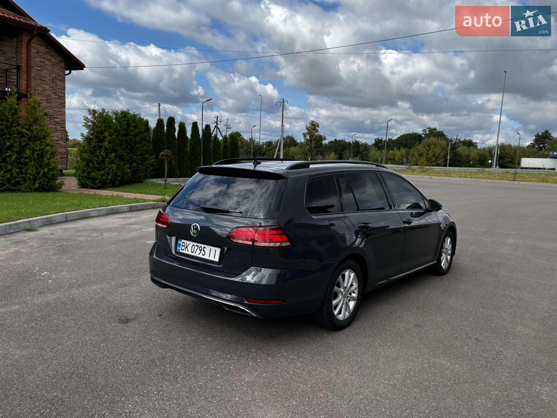Volkswagen Golf 2017 VIN WVWZZZAUZJP567081 фото оголошення 14 з 53