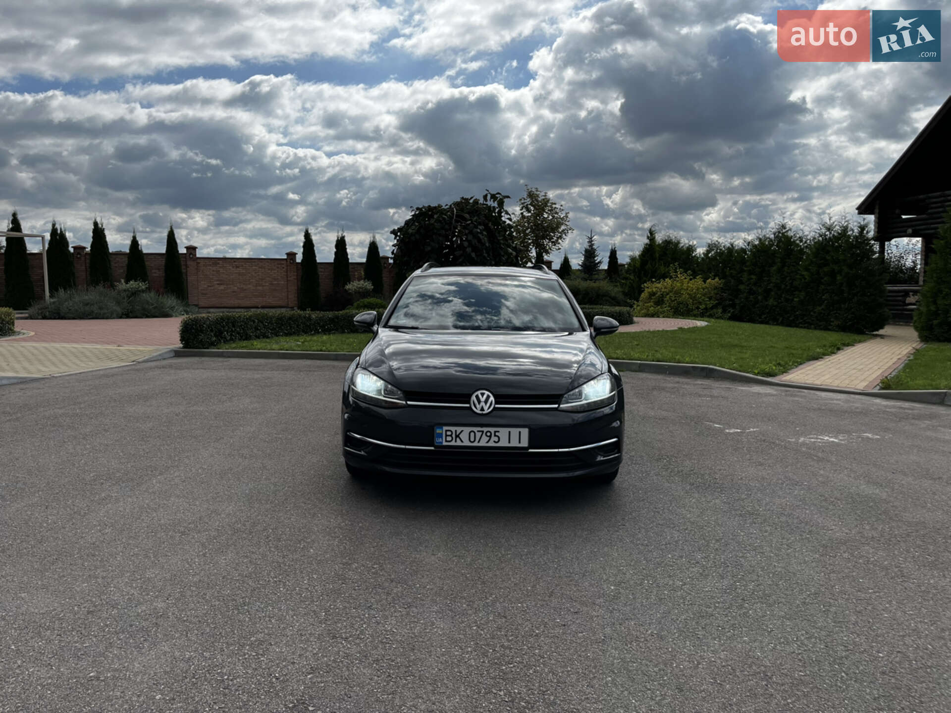 Volkswagen Golf 2017 VIN WVWZZZAUZJP567081 фото оголошення 17 з 53