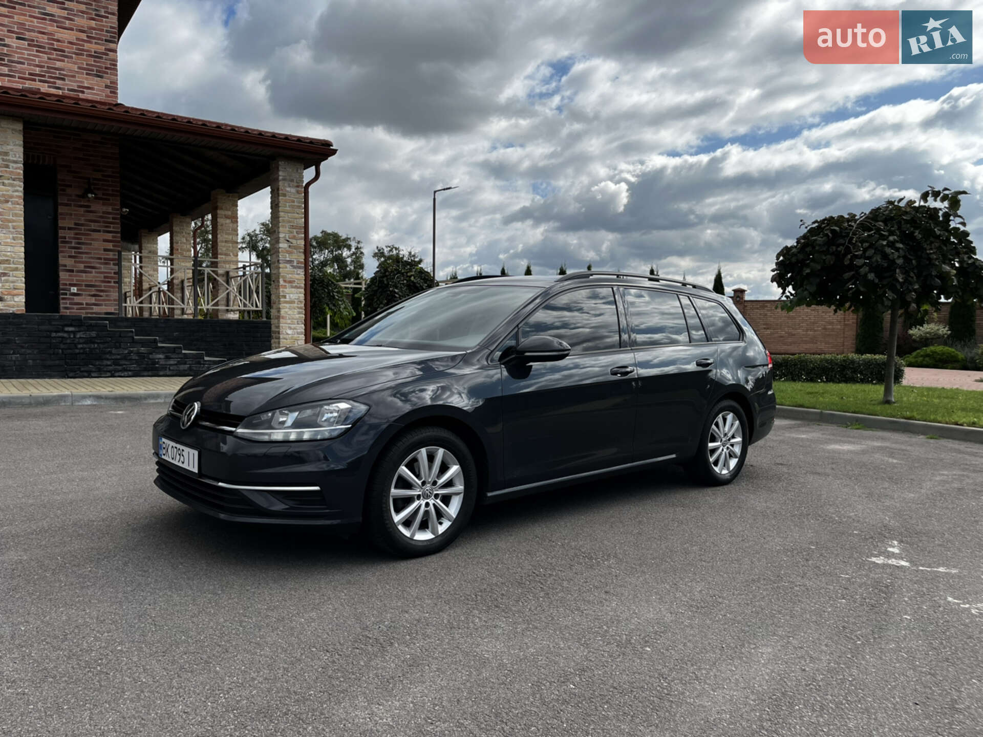 Volkswagen Golf 2017 VIN WVWZZZAUZJP567081 фото оголошення 18 з 53