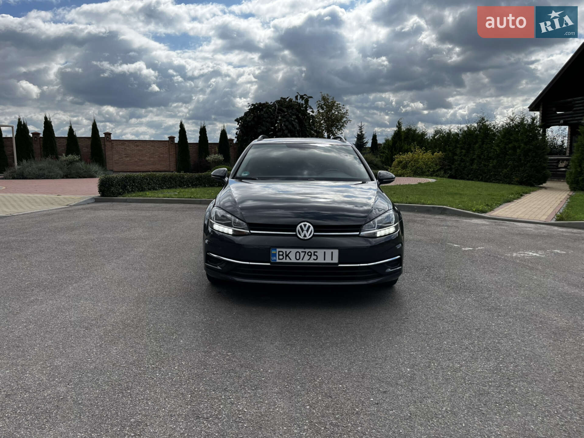 Volkswagen Golf 2017 VIN WVWZZZAUZJP567081 фото оголошення 21 з 53