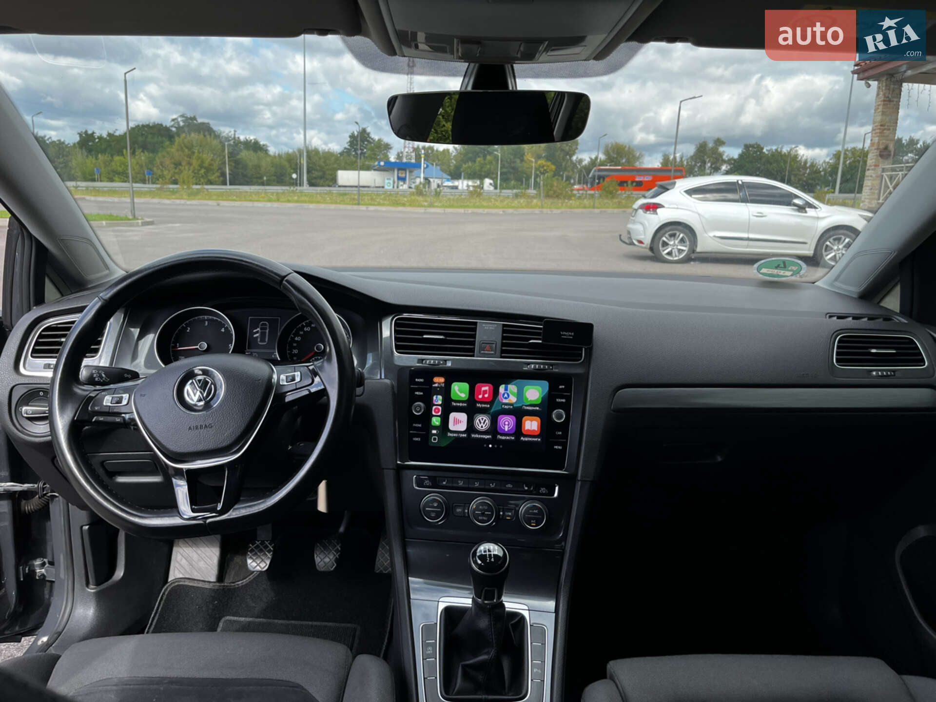 Volkswagen Golf 2017 VIN WVWZZZAUZJP567081 фото оголошення 24 з 53