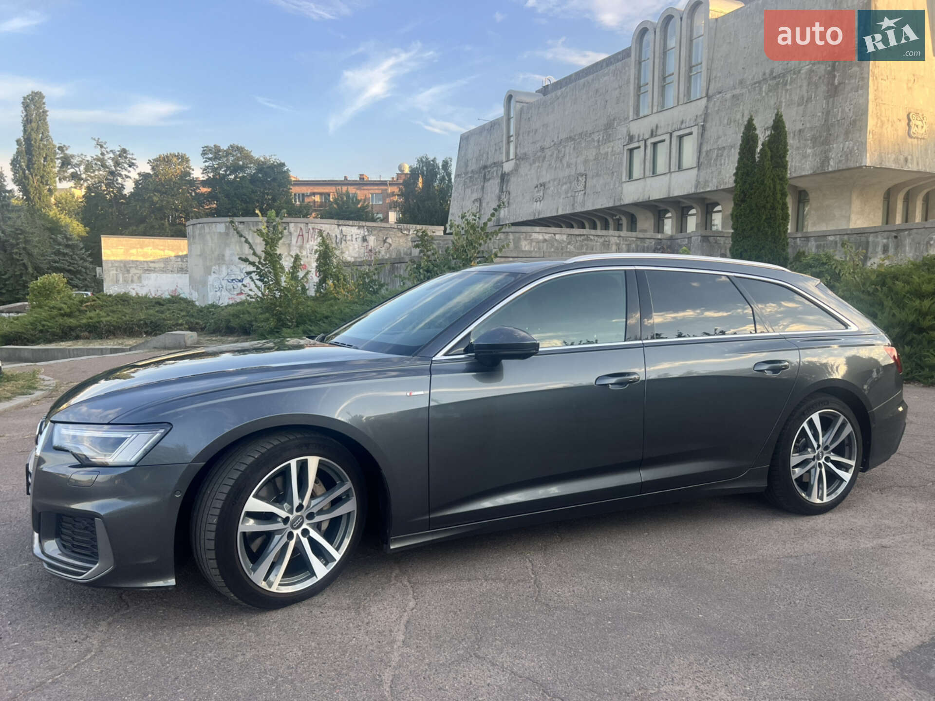 Audi A6 2019 VIN WAUZZZF26KN121919 фото оголошення 4 з 11