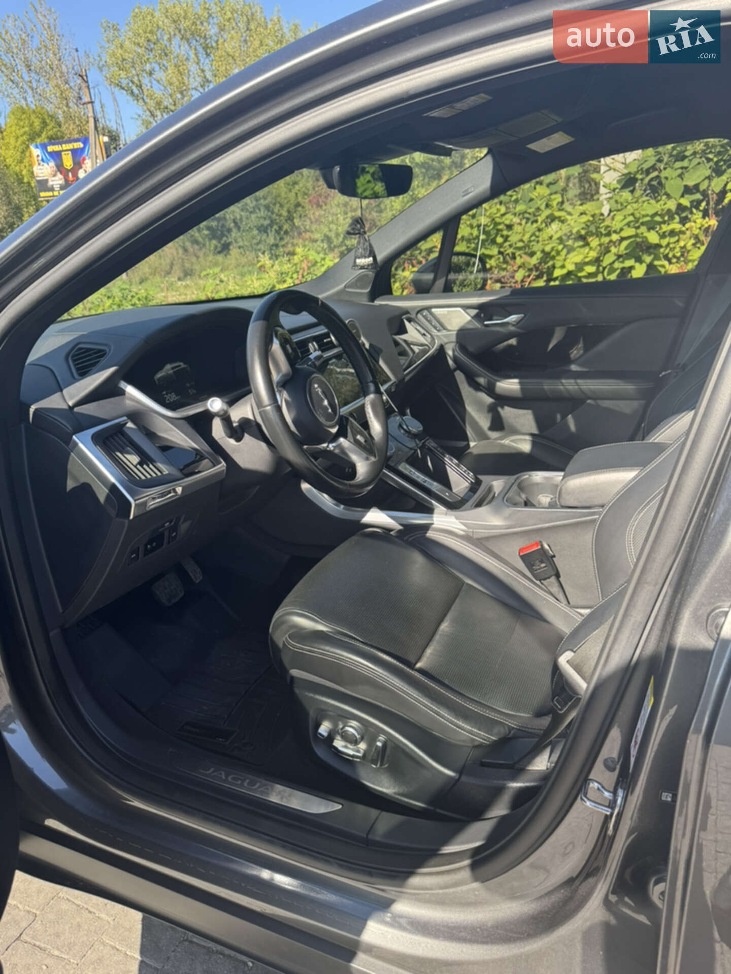 Jaguar I-Pace 2019 VIN SADHD2S11L1F83869 фото оголошення 3 з 95