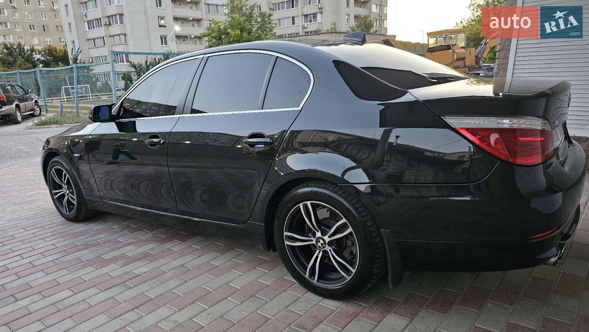 BMW 5 Series 2008 VIN WBANU11010CW42558 фото оголошення 17 з 75