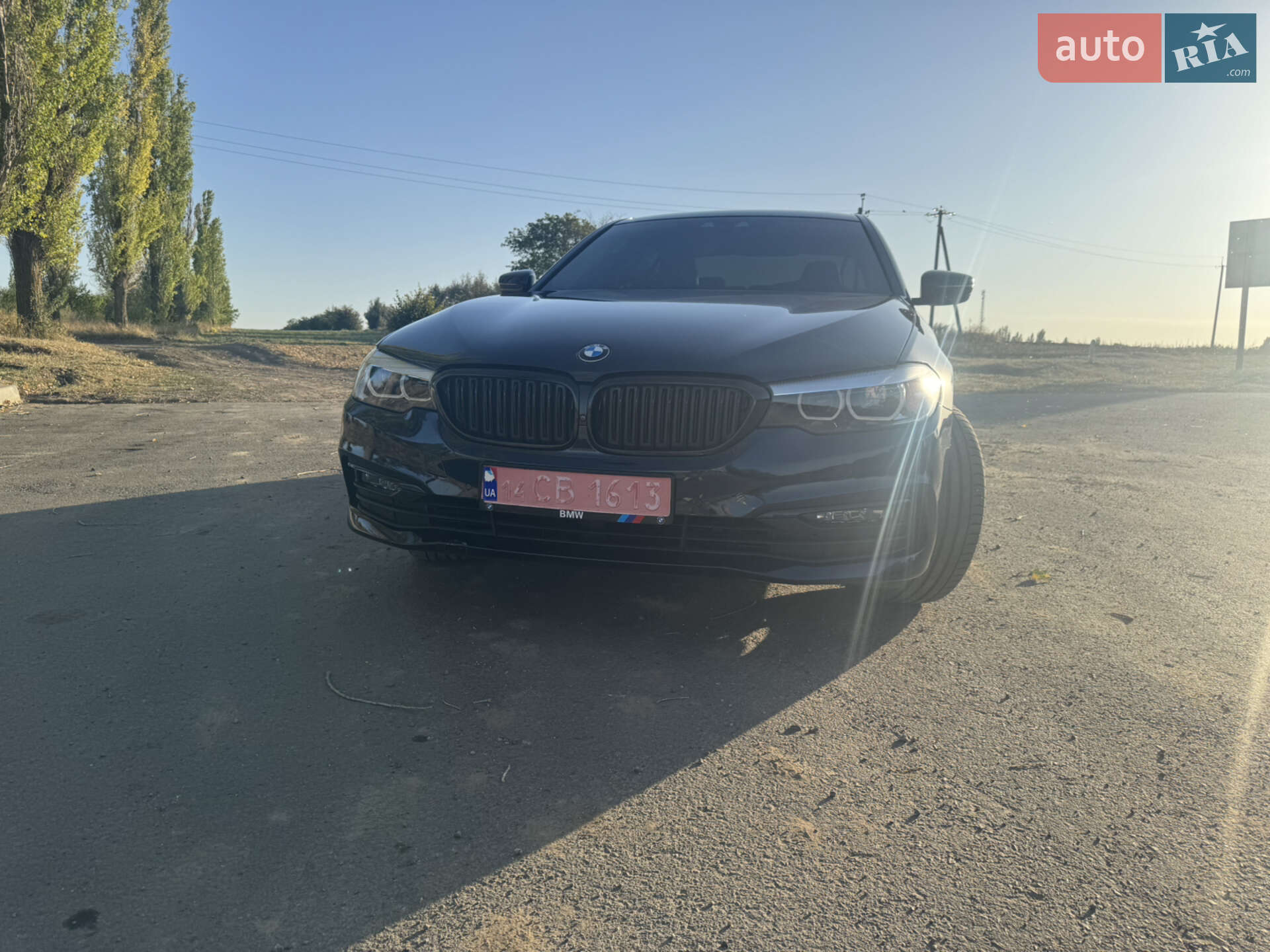 BMW 5 Series 2019 VIN WBAJA91050CD60397 фото оголошення 2 з 12