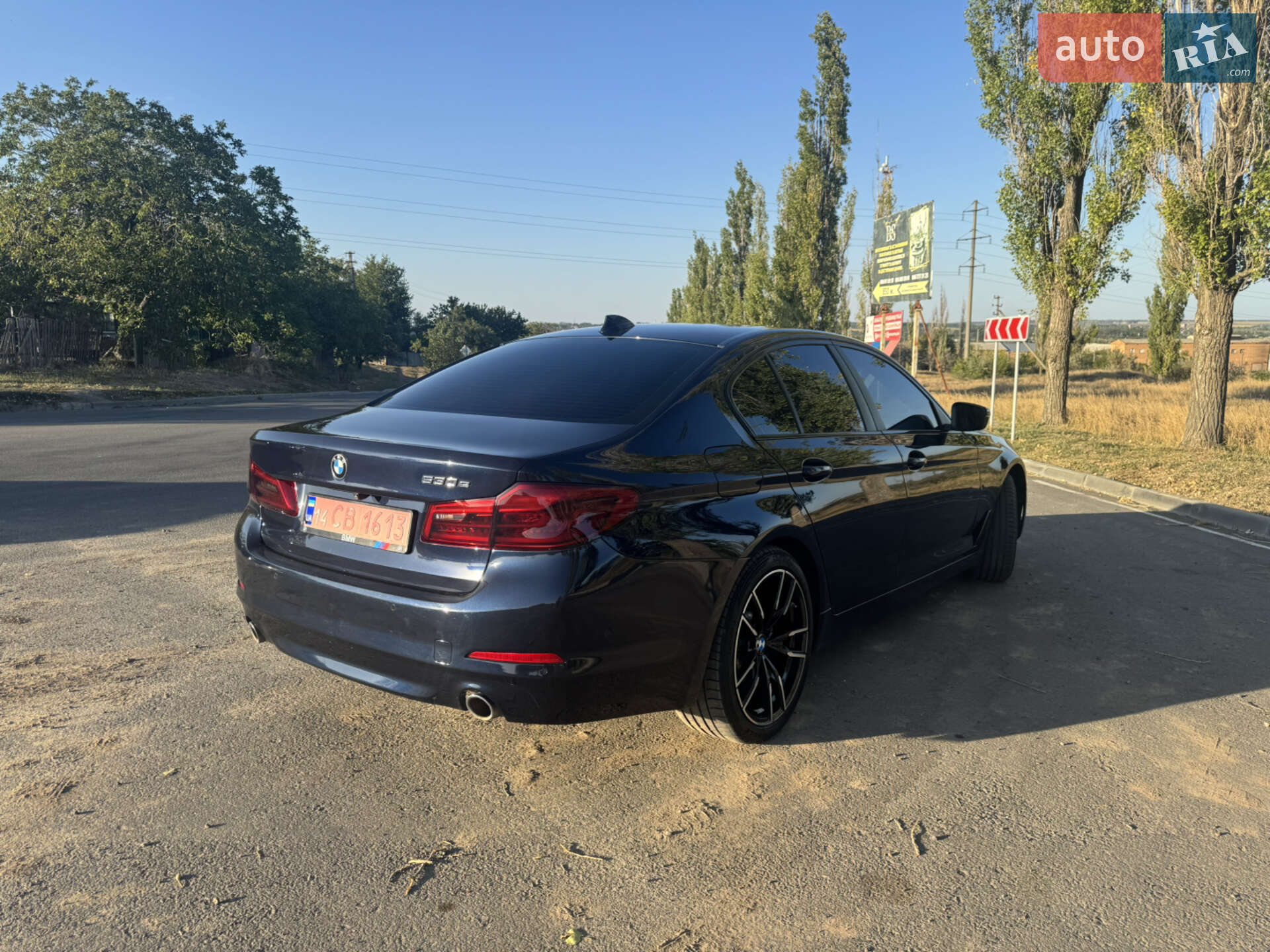 BMW 5 Series 2019 VIN WBAJA91050CD60397 фото оголошення 4 з 12