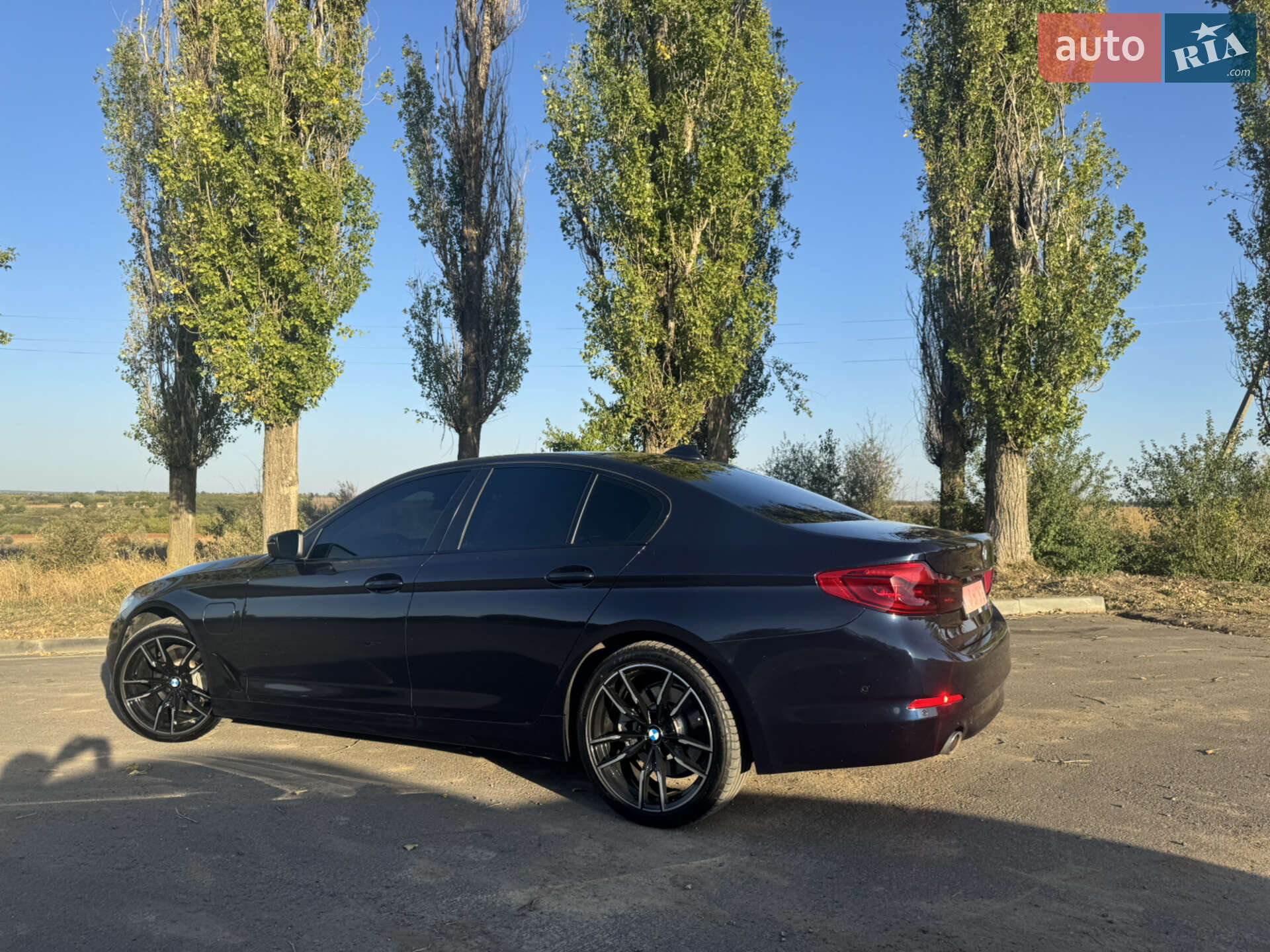 BMW 5 Series 2019 VIN WBAJA91050CD60397 фото оголошення 9 з 12