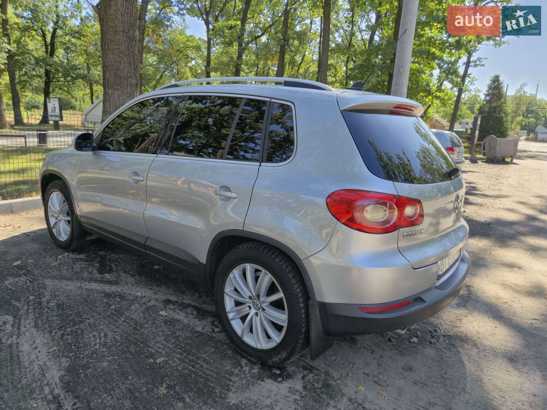 Volkswagen Tiguan 2011 VIN WVGBV7AX2BW562279 фото оголошення 4 з 13