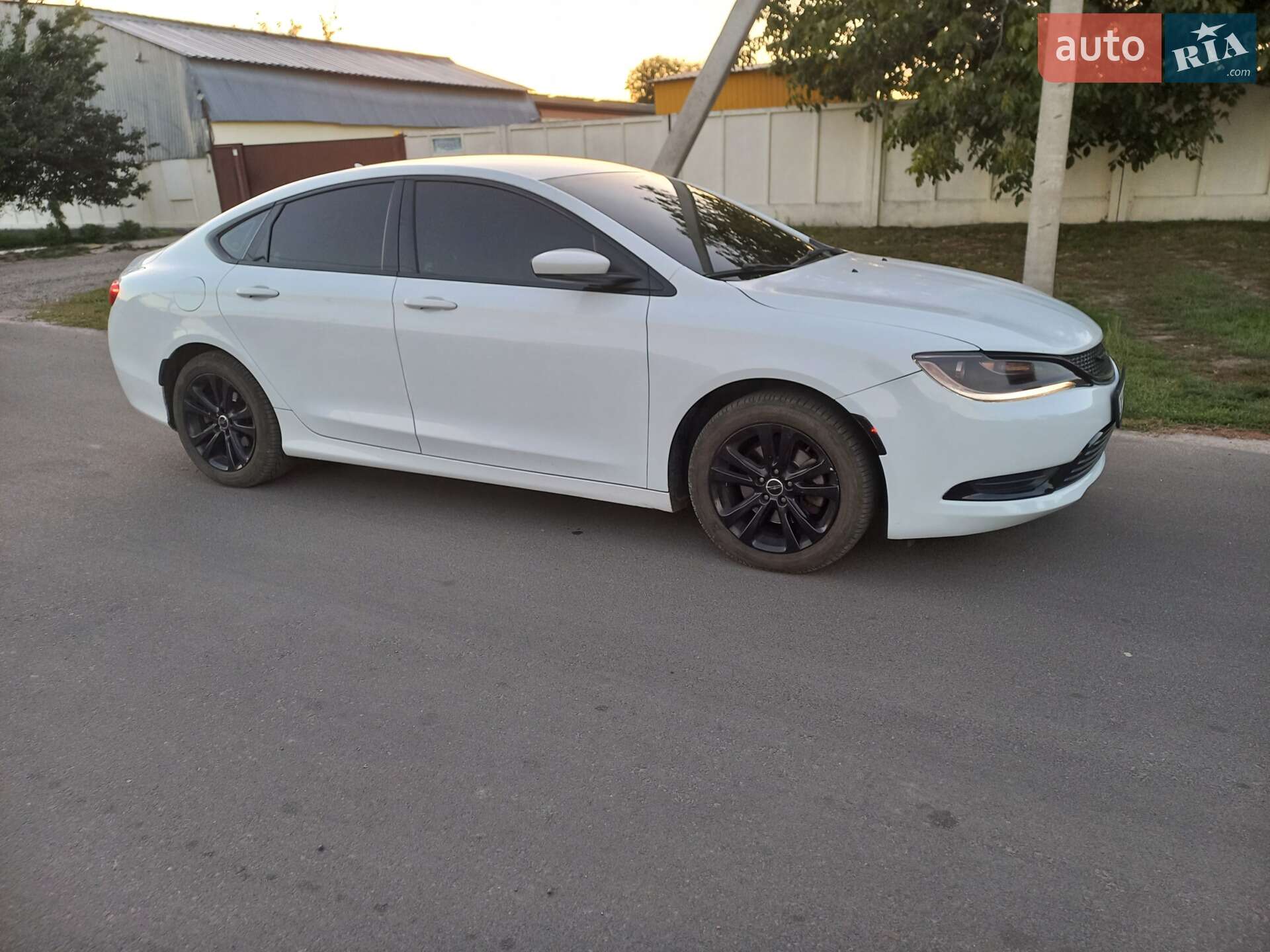 Chrysler 200 2015 VIN 1C3CCCAB5GN157739 фото оголошення 12 з 36