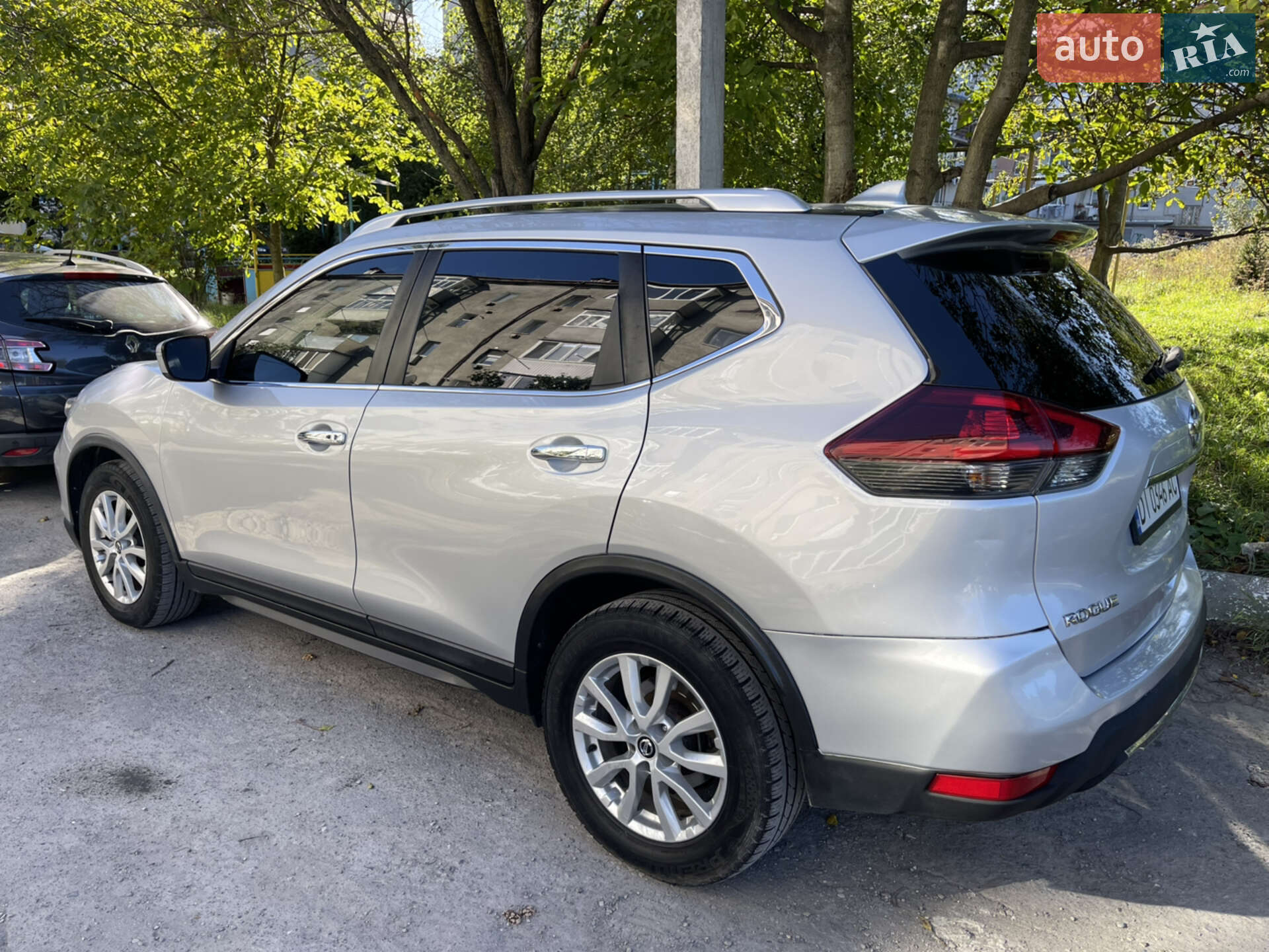 Nissan Rogue 2017 VIN KNMAT2MTXJP523725 фото оголошення 3 з 19