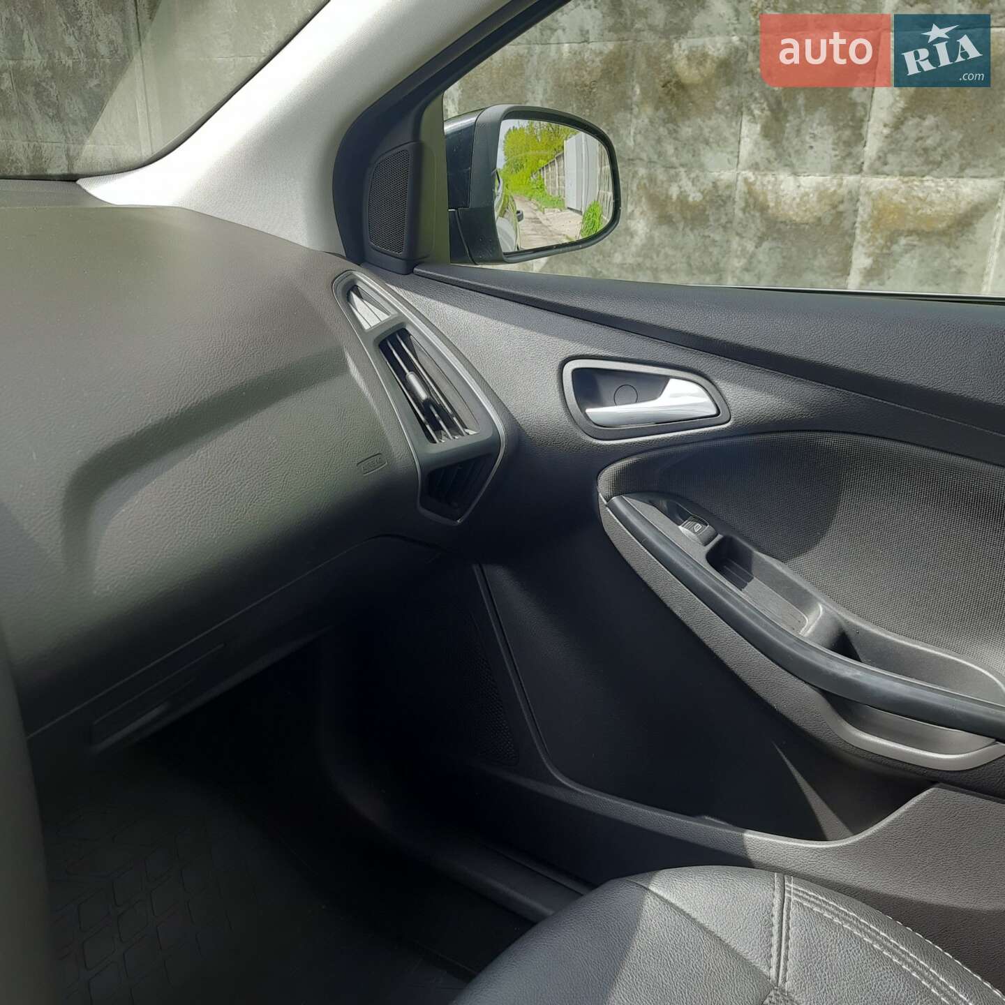 Ford Focus 2011 VIN WF0KXXGCBKBD06370 фото оголошення 17 з 18