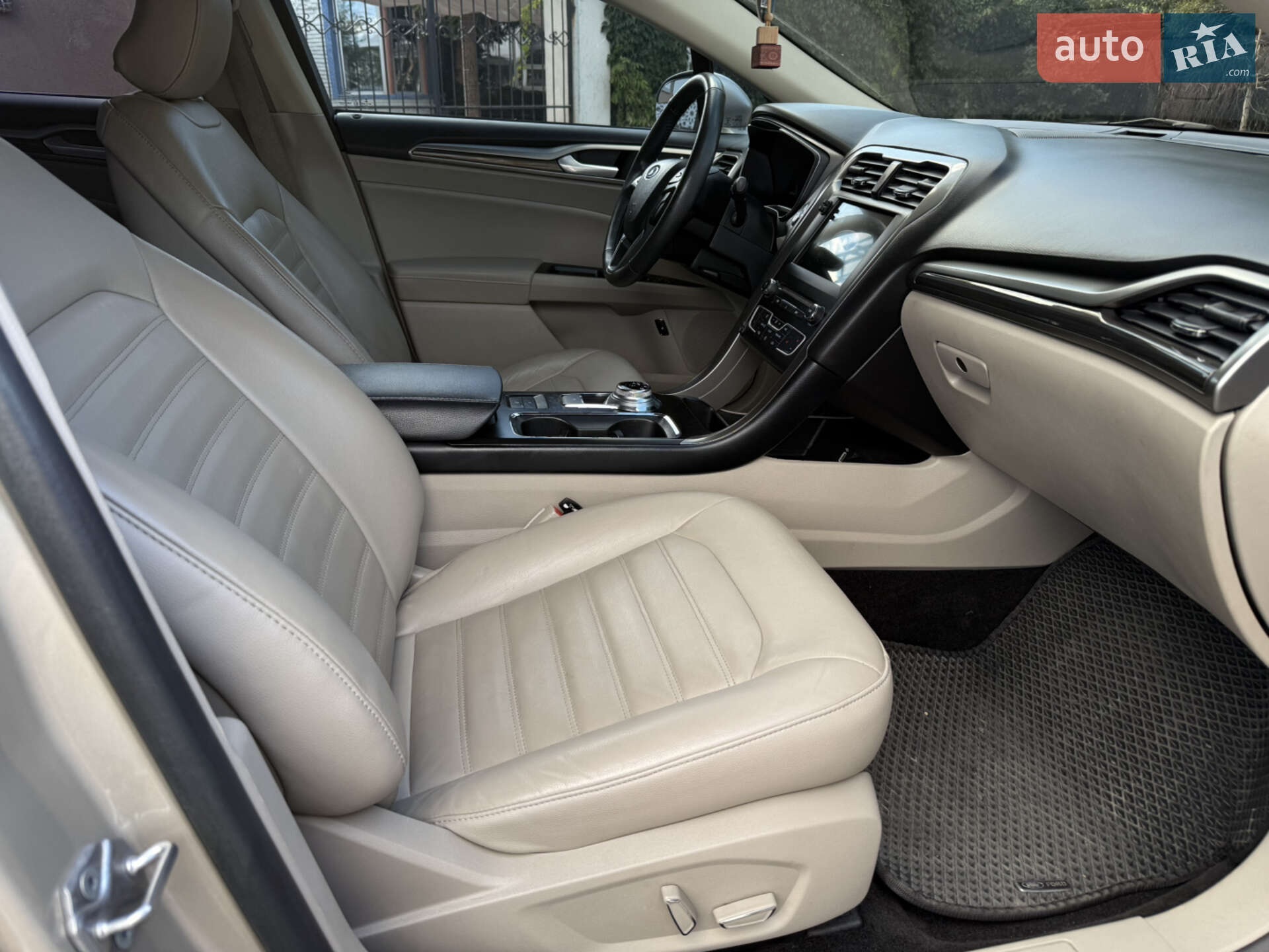 Ford Fusion 2017 VIN 3FA6P0PU0JR123576 фото оголошення 28 з 39