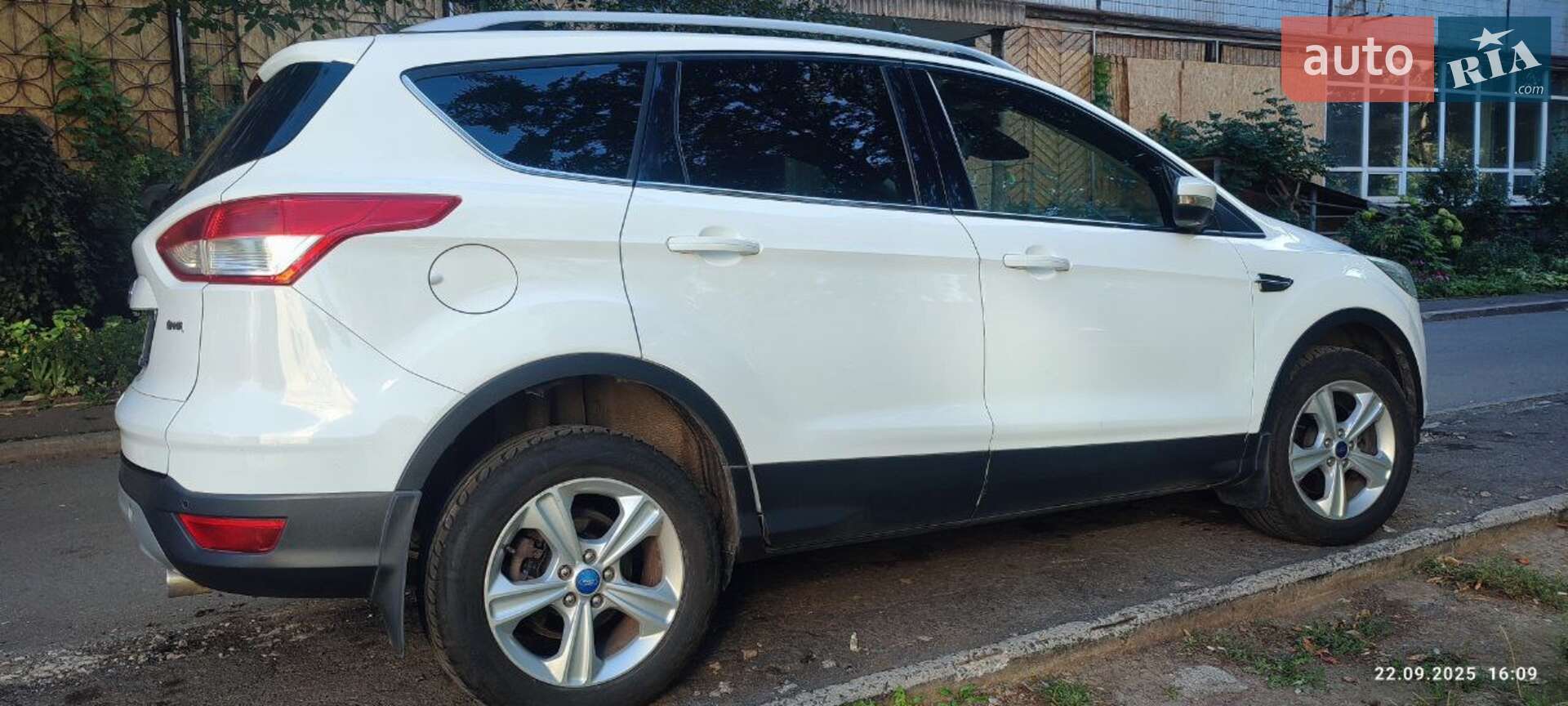 Ford Kuga 2016 VIN WF0AXXWPMAGA25030 фото оголошення 4 з 20