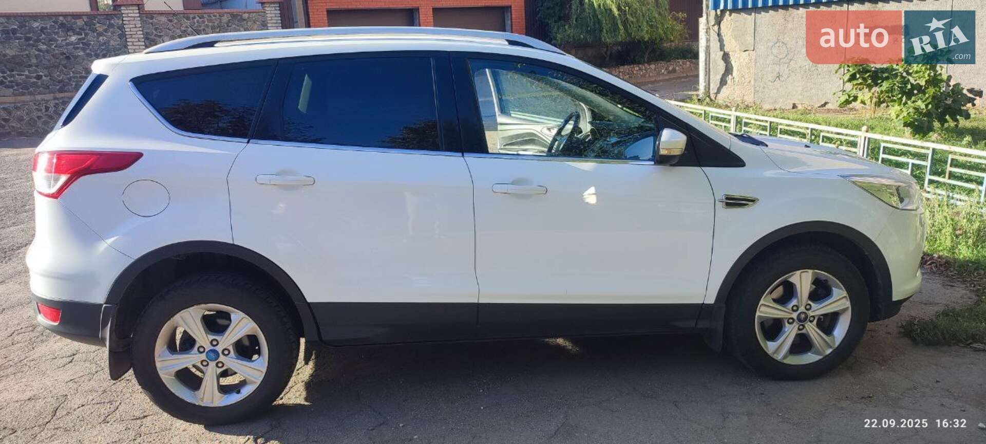 Ford Kuga 2016 VIN WF0AXXWPMAGA25030 фото оголошення 5 з 20