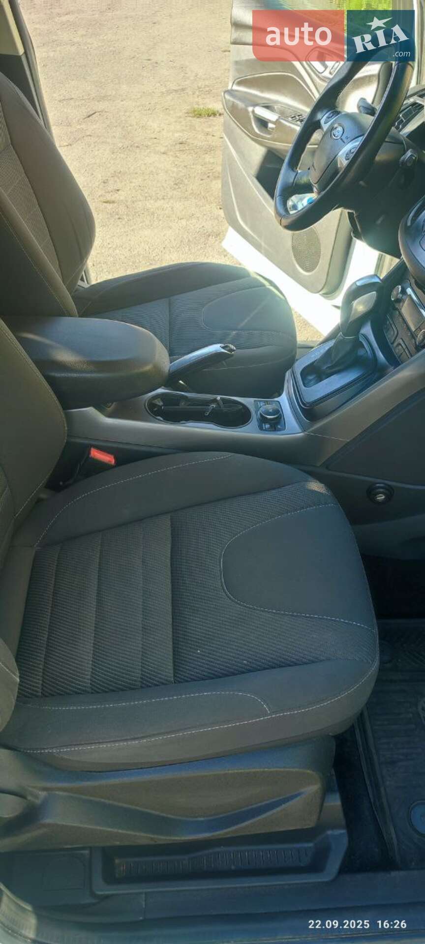 Ford Kuga 2016 VIN WF0AXXWPMAGA25030 фото оголошення 18 з 20