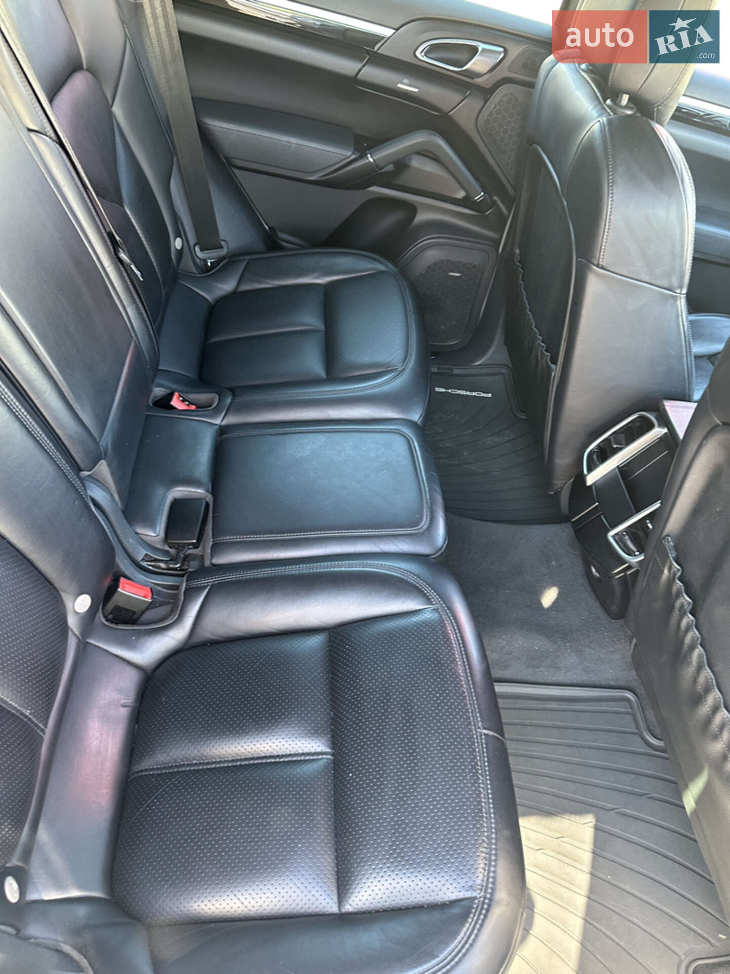 Porsche Cayenne 2017 VIN WP1AA2A21HKA86656 фото оголошення 23 з 32