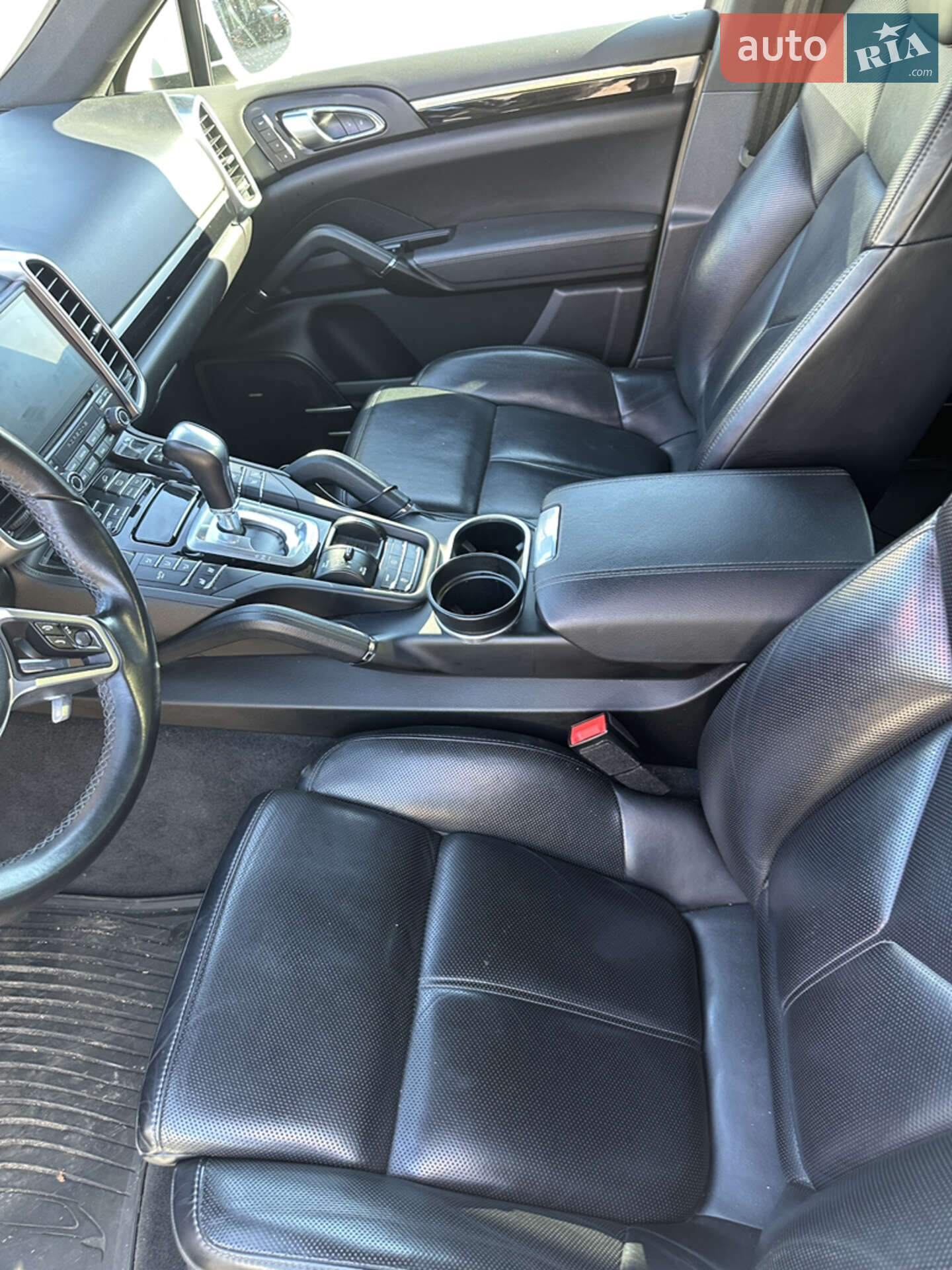 Porsche Cayenne 2017 VIN WP1AA2A21HKA86656 фото оголошення 24 з 32
