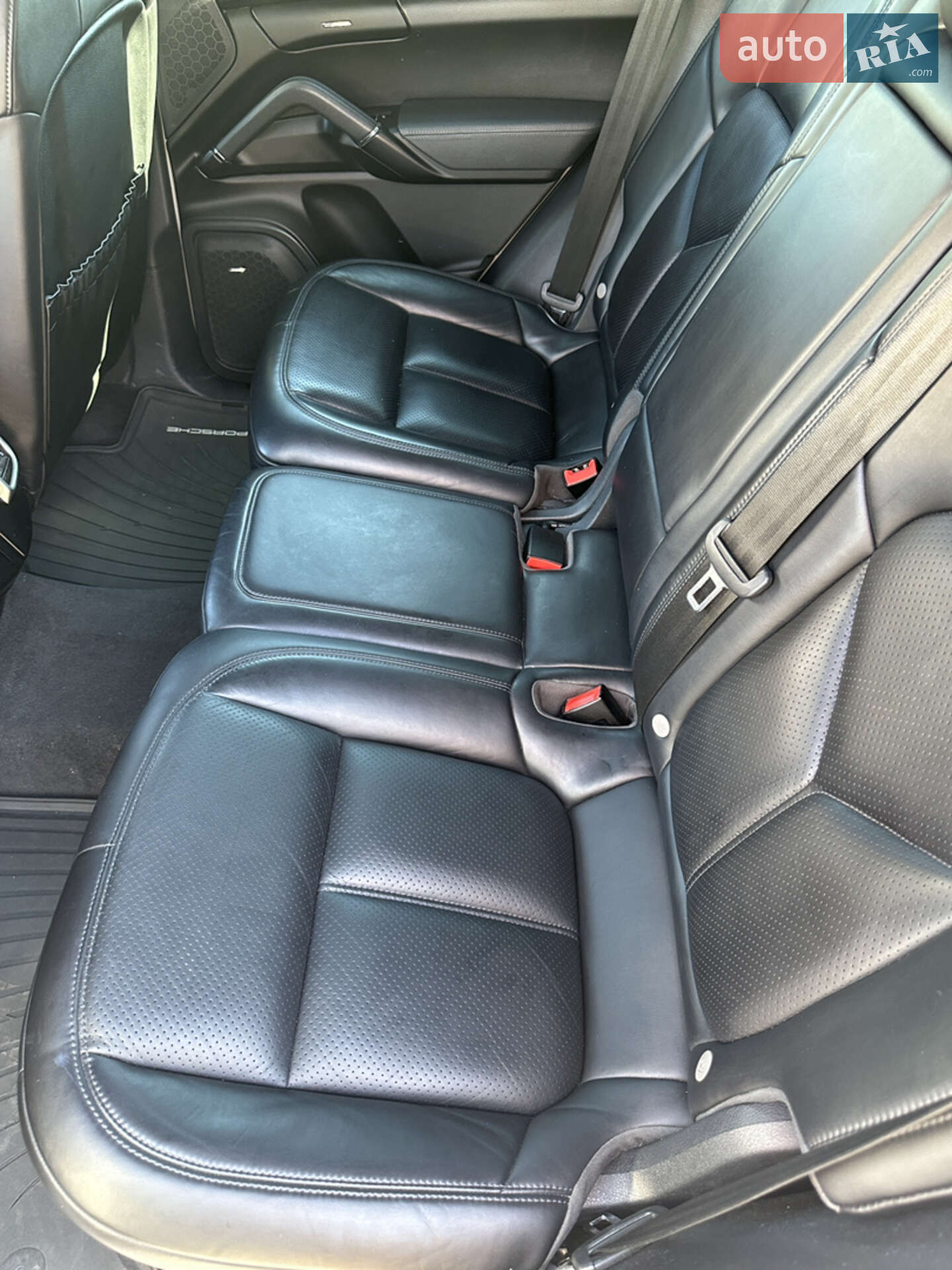 Porsche Cayenne 2017 VIN WP1AA2A21HKA86656 фото оголошення 25 з 32