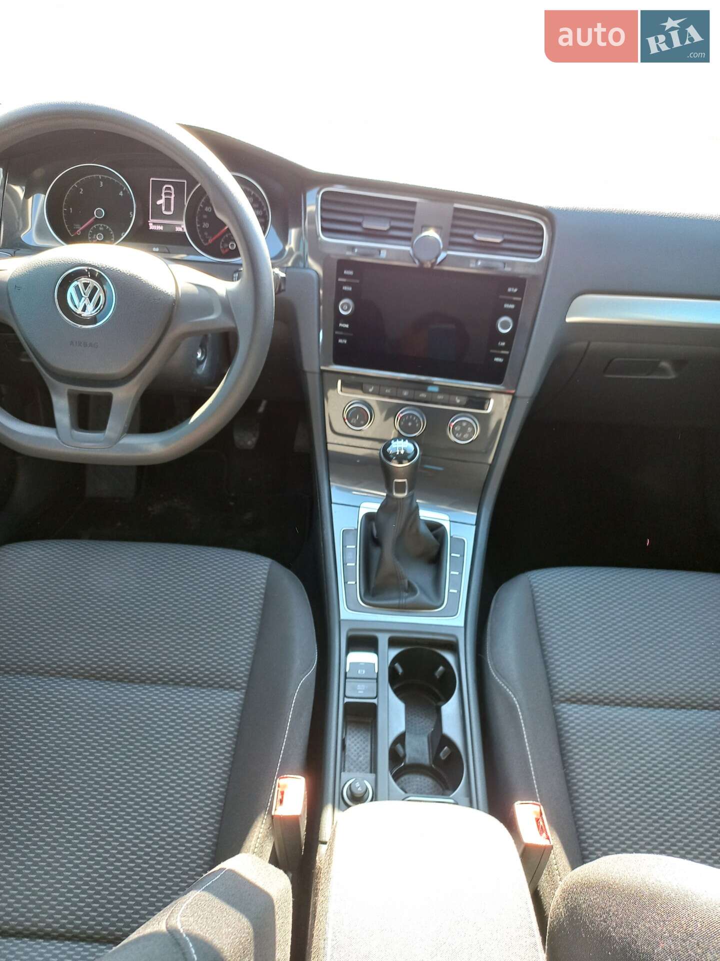 Volkswagen Golf 2018 VIN WVWZZZAUZJP632357 фото оголошення 13 з 20