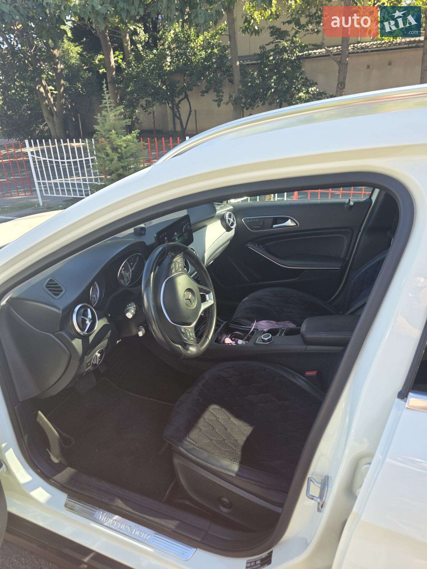 Mercedes-Benz GLA-Class 2015 VIN WDCTG0JBXFJ173093 фото оголошення 4 з 9