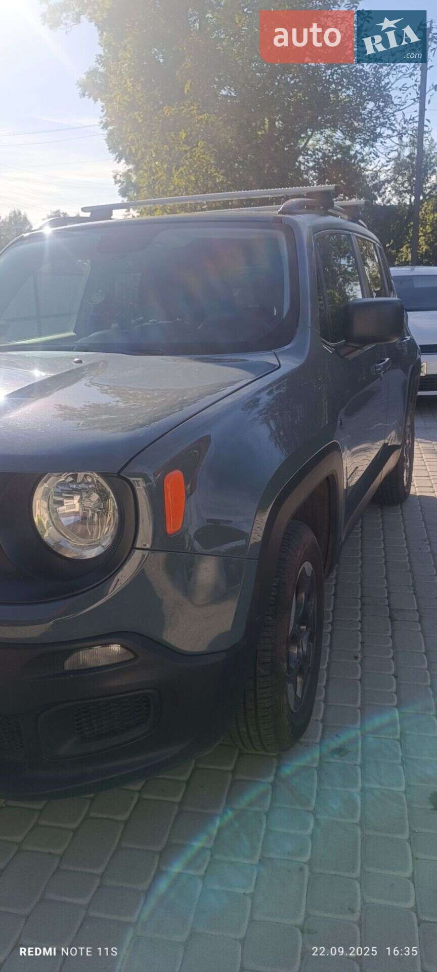 Jeep Renegade 2016 VIN ZACCJBAT3GPE18572 фото оголошення 2 з 11