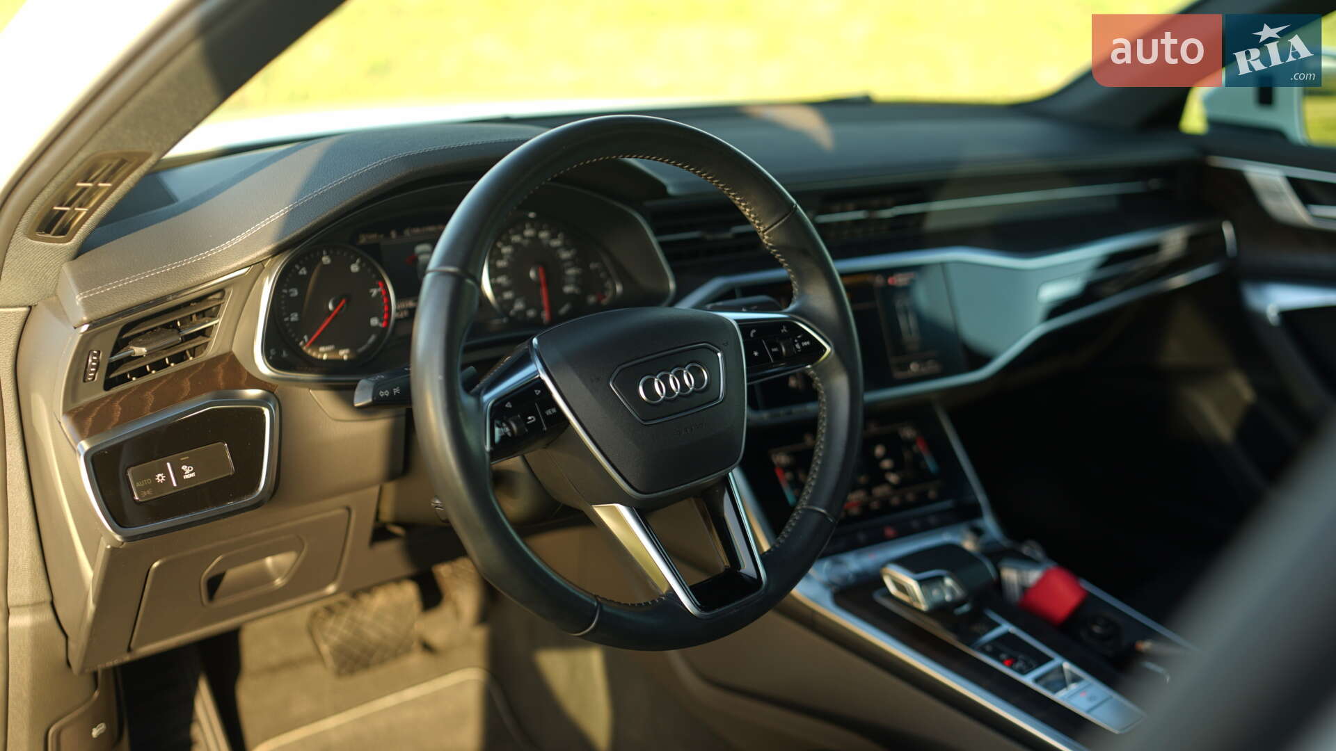 Audi A6 2019 VIN WAUD8AF22KN130874 фото оголошення 2 з 13