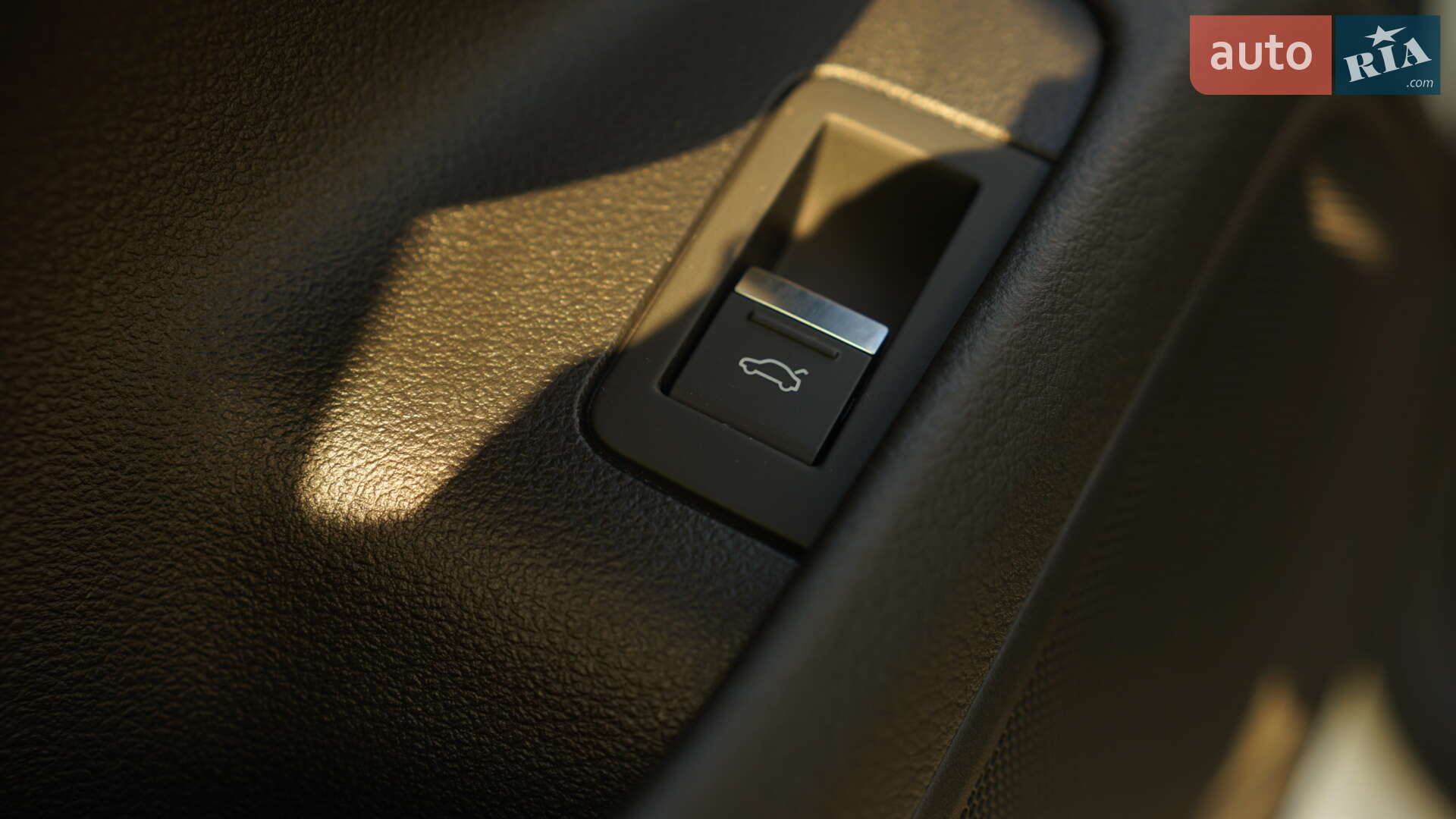 Audi A6 2019 VIN WAUD8AF22KN130874 фото оголошення 12 з 13