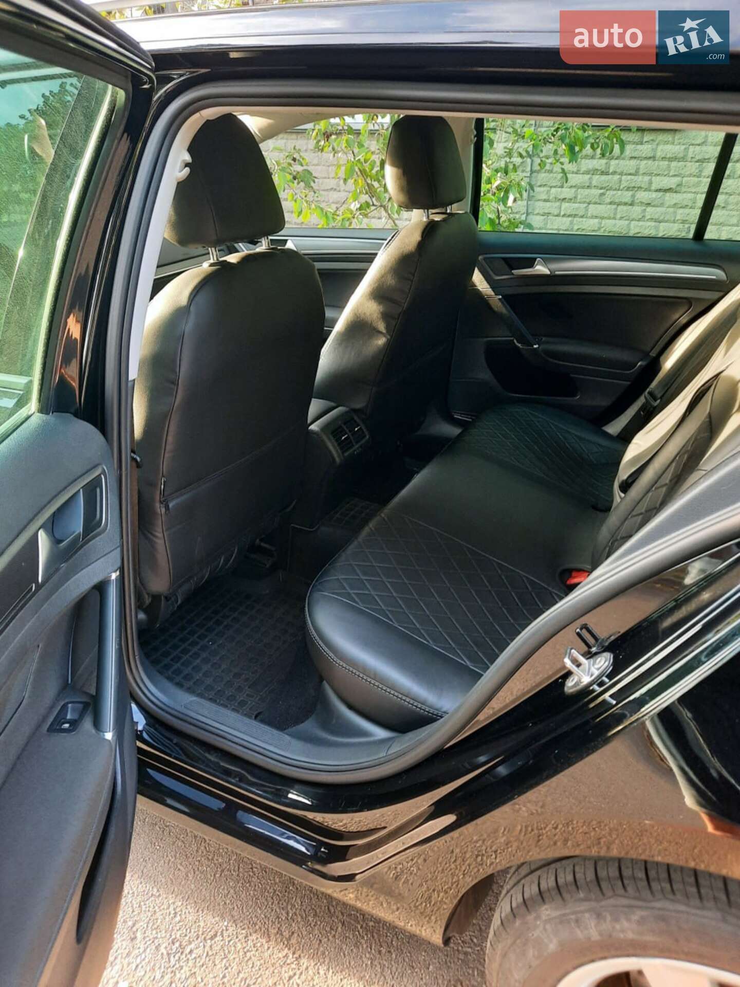 Volkswagen Golf 2015 VIN WVWZZZAUZFP610991 фото оголошення 6 з 19