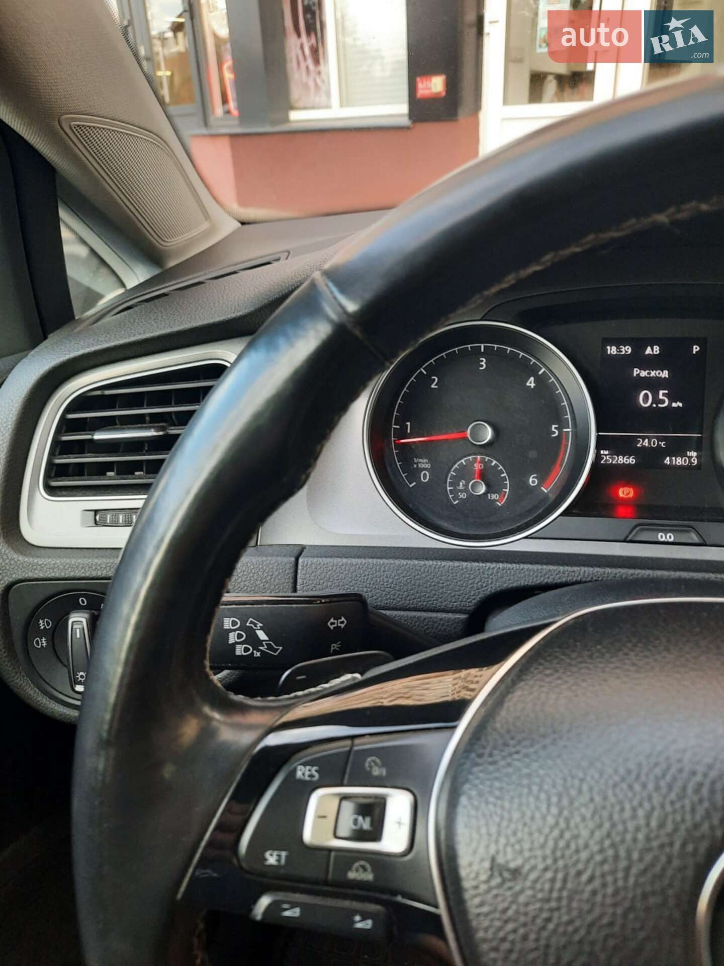Volkswagen Golf 2015 VIN WVWZZZAUZFP610991 фото оголошення 12 з 19